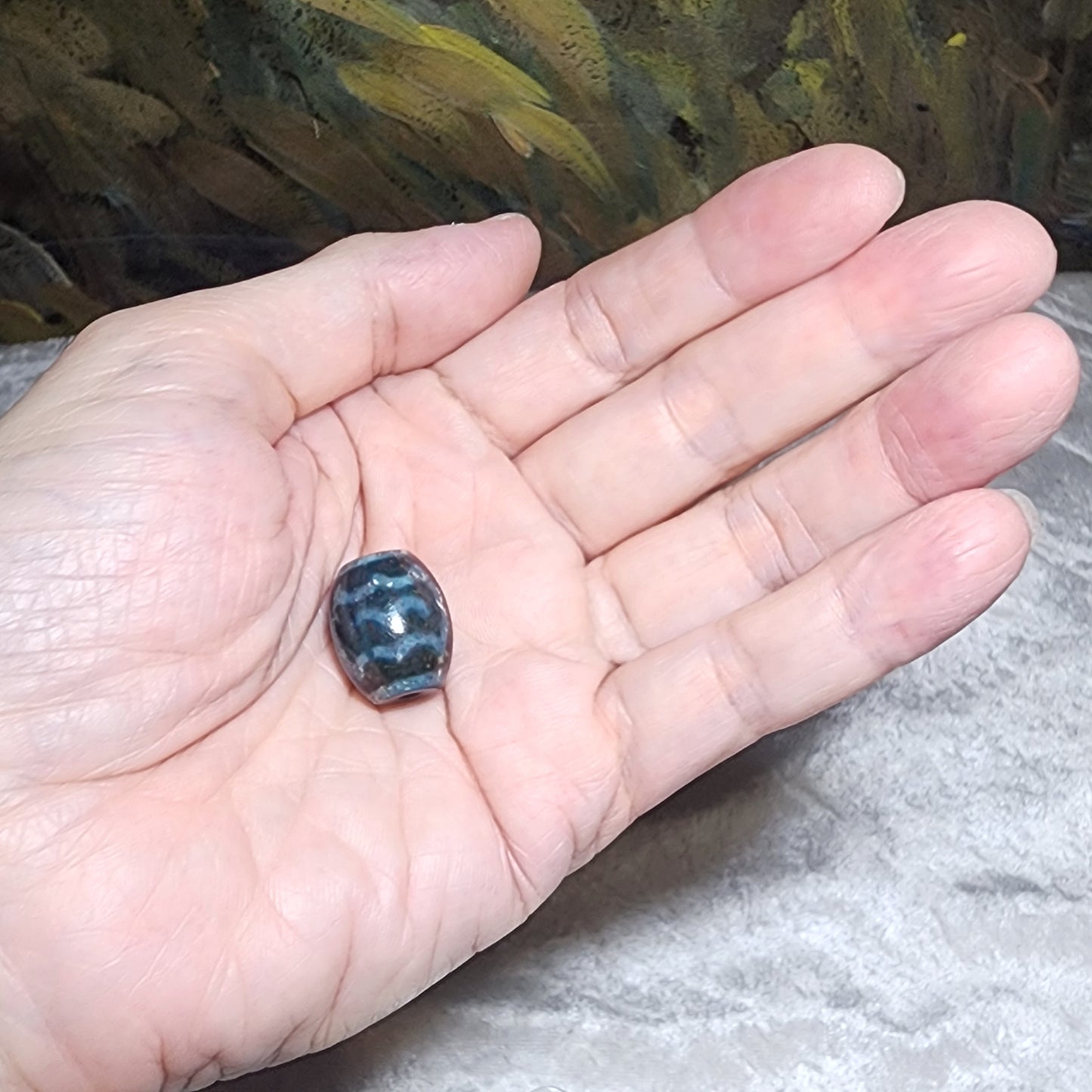 18.3mm Aged Tibetan Zhang Zhung Garuda Da Luo Dzi pendant blue hue red spots with natural pattern (with certificate) 藏传老矿通体蓝沁细朱砂帶天然图形大鹏金翅鸟达洛天珠(带证书)