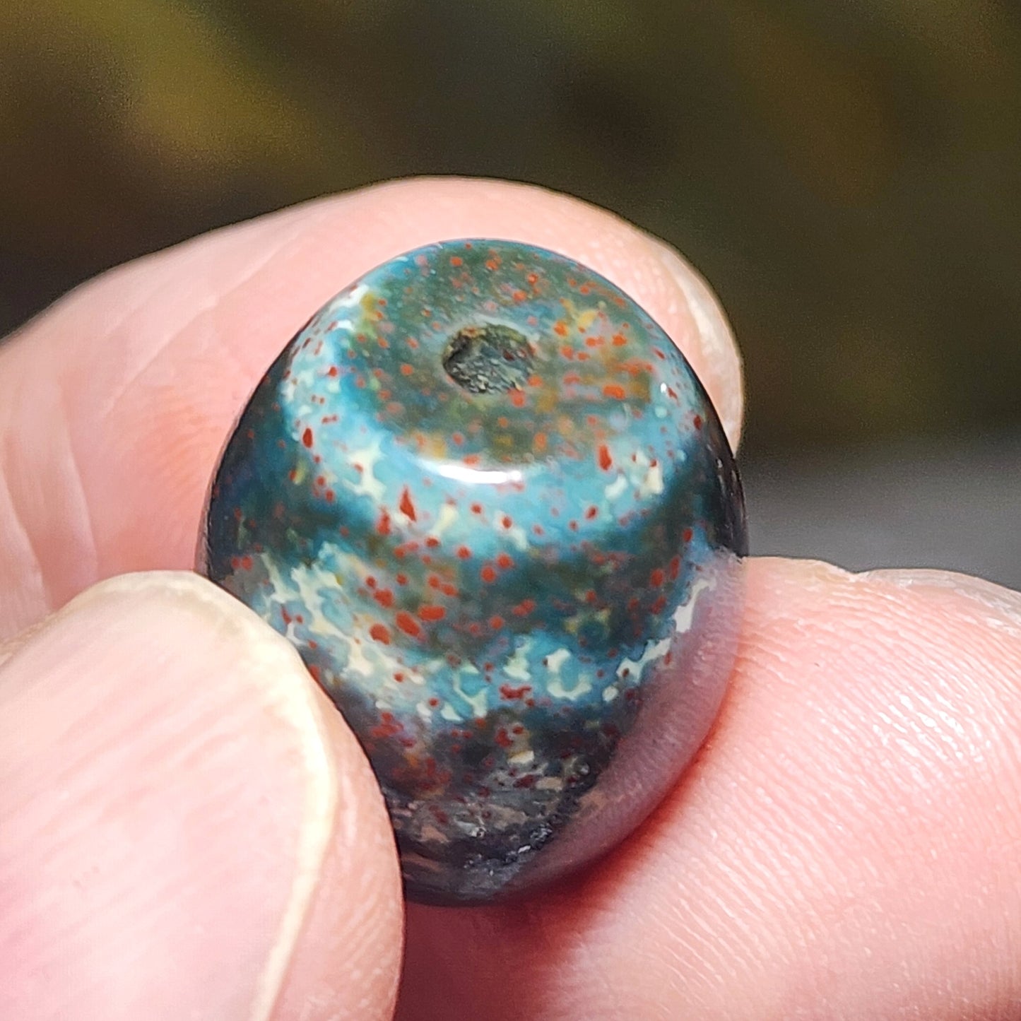 18.3mm Aged Tibetan Zhang Zhung Garuda Da Luo Dzi pendant blue hue red spots with natural pattern (with certificate) 藏传老矿通体蓝沁细朱砂帶天然图形大鹏金翅鸟达洛天珠(带证书)