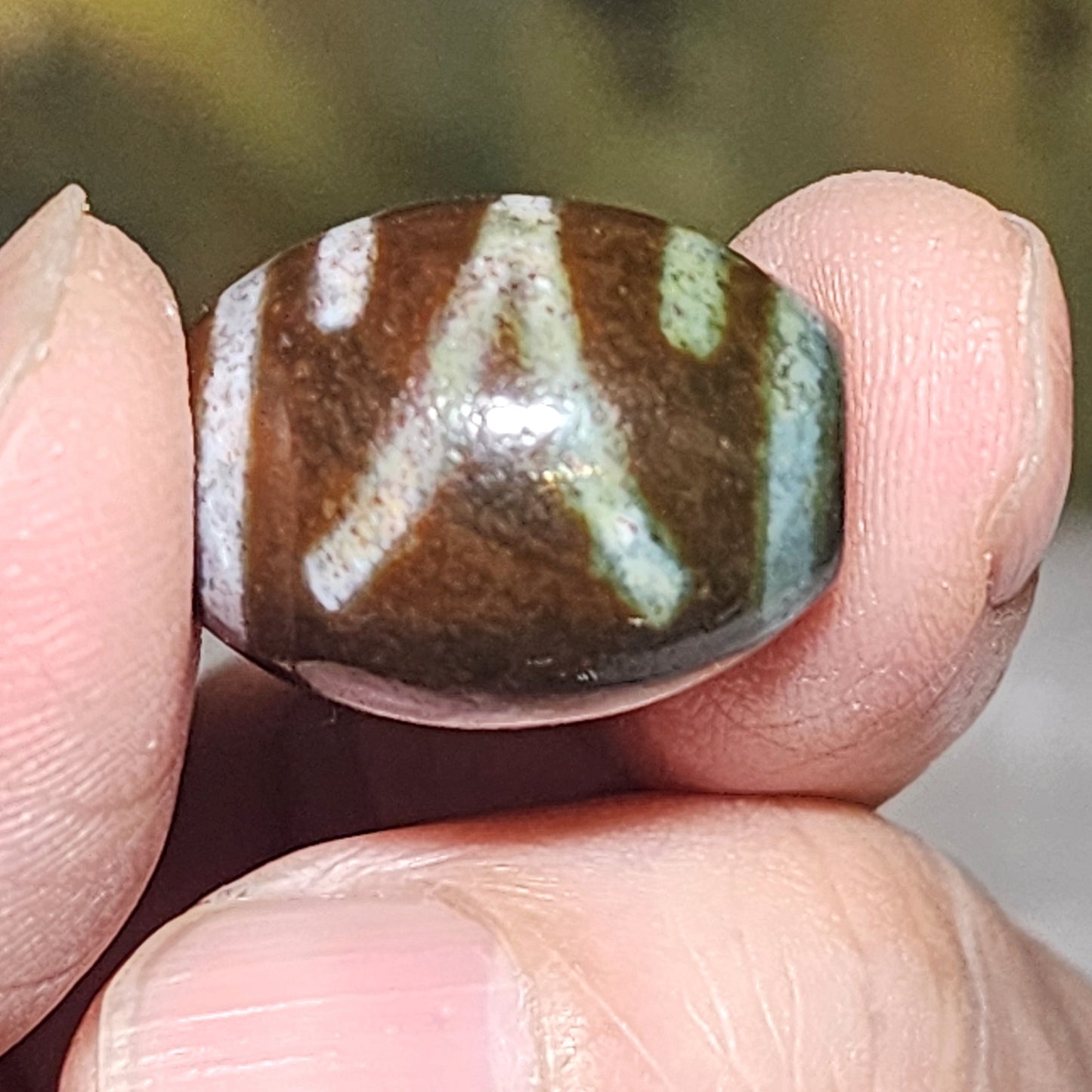 19.1mm Aged Tibetan Zhang Zhung Benefactor Savior Da Luo Dzi pendant lots of red spots with natural pattern (with certificate) 藏传老矿滿朱砂点贵人达洛天珠(带证书)
