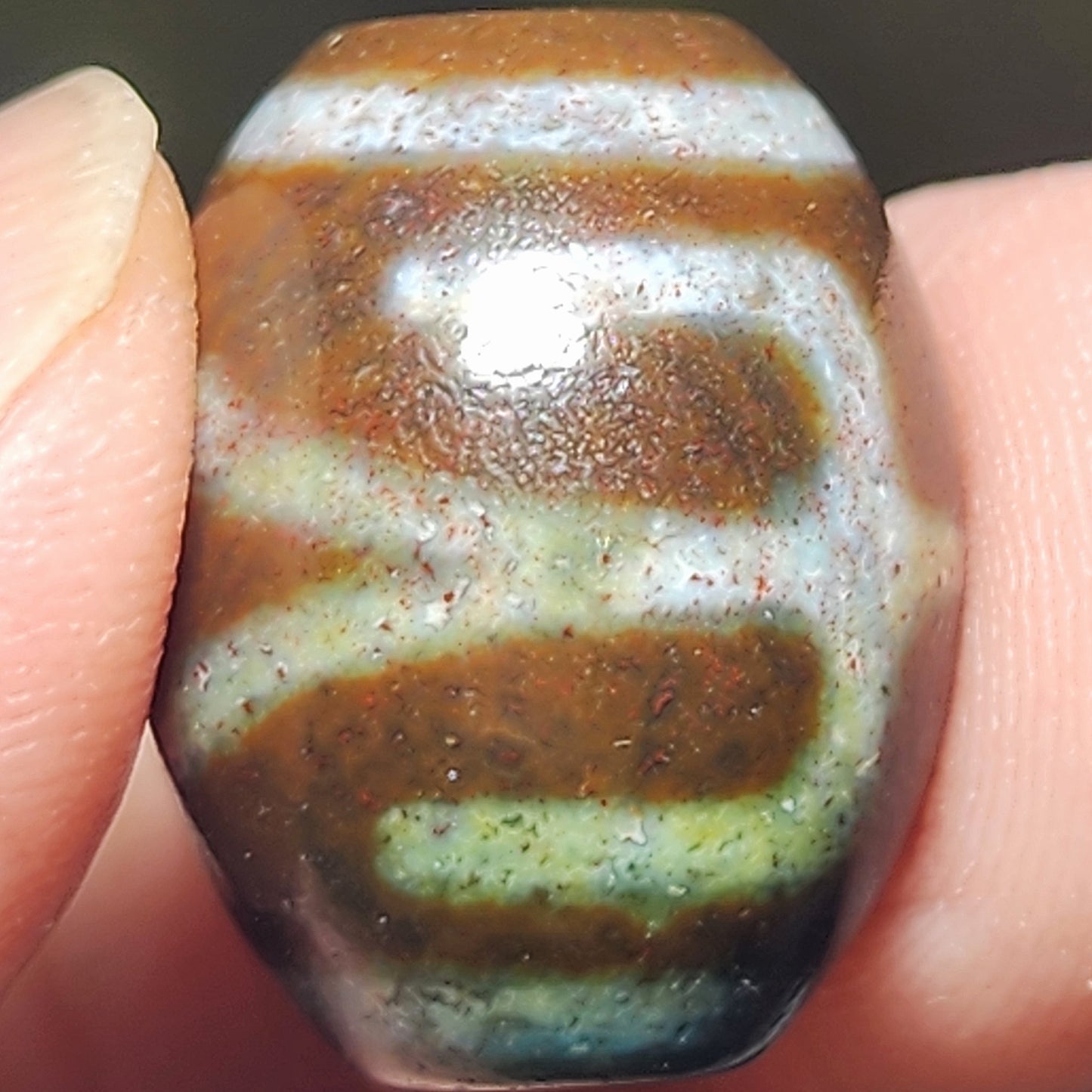19.1mm Aged Tibetan Zhang Zhung Benefactor Savior Da Luo Dzi pendant lots of red spots with natural pattern (with certificate) 藏传老矿滿朱砂点贵人达洛天珠(带证书)