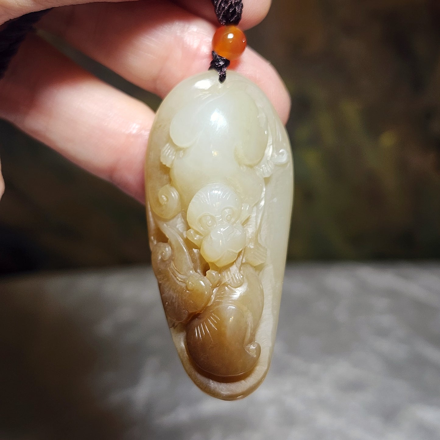 Gegegems Collection premium good greasiness natural Nephrite white & caramel brown Ruyi Monkey Longevity Peach Jade pendant (with certificate) 和田玉且末糖暖白油润如意猴子寿桃吊坠(带证书)