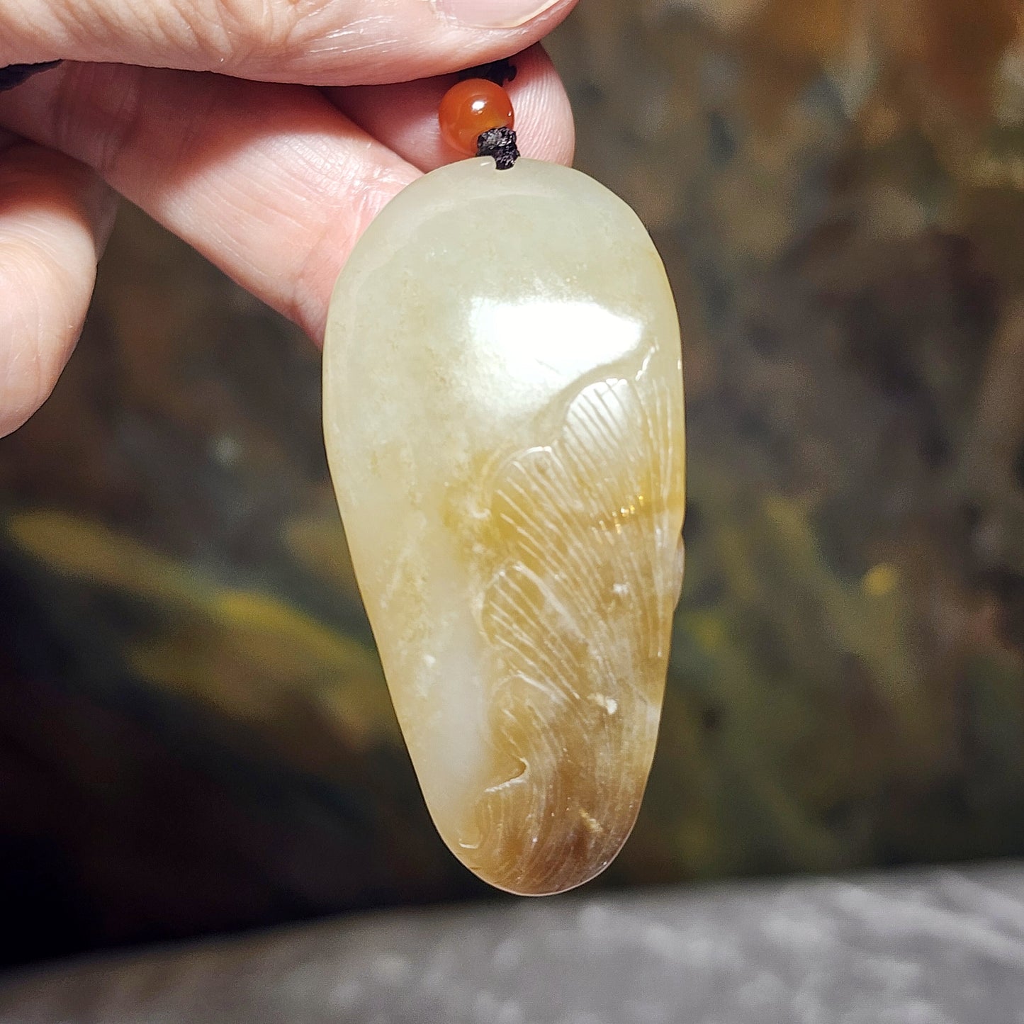 Gegegems Collection premium good greasiness natural Nephrite white & caramel brown Ruyi Monkey Longevity Peach Jade pendant (with certificate) 和田玉且末糖暖白油润如意猴子寿桃吊坠(带证书)