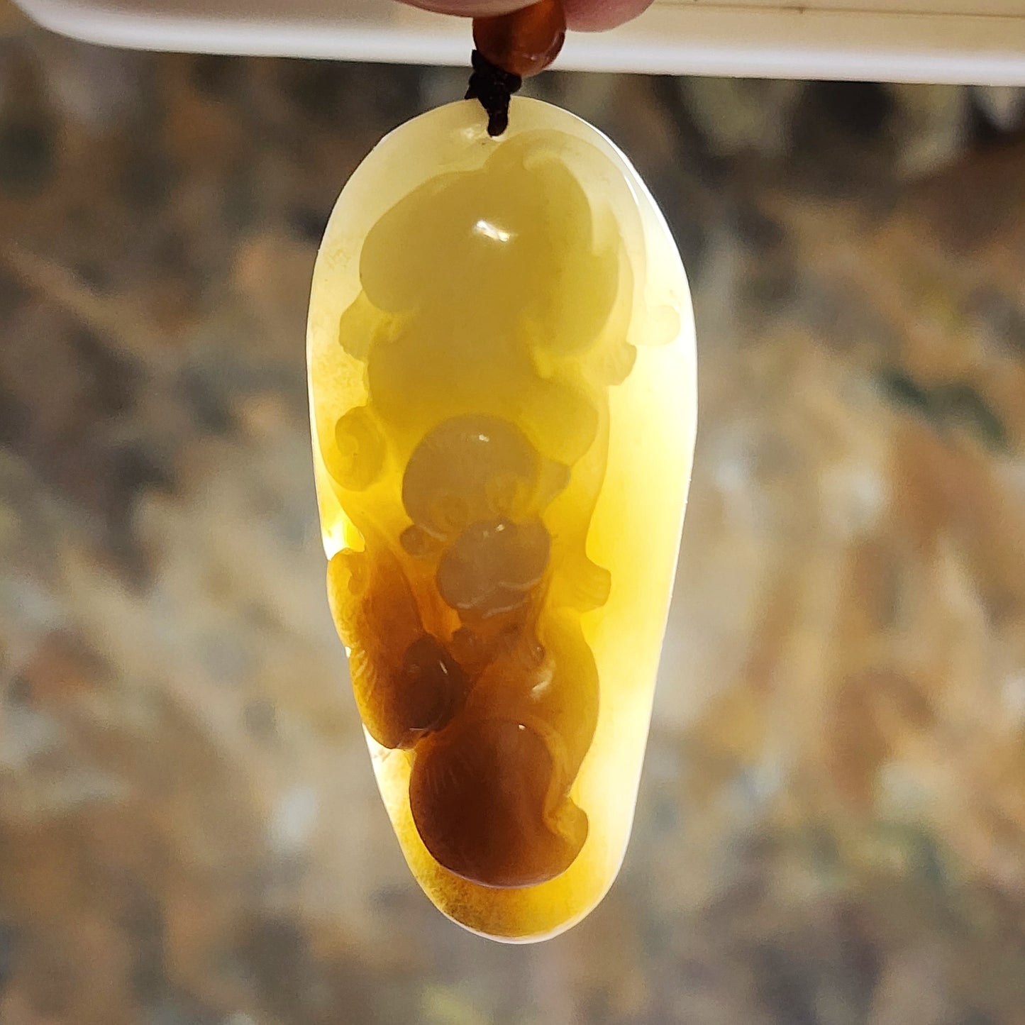 Gegegems Collection premium good greasiness natural Nephrite white & caramel brown Ruyi Monkey Longevity Peach Jade pendant (with certificate) 和田玉且末糖暖白油润如意猴子寿桃吊坠(带证书)