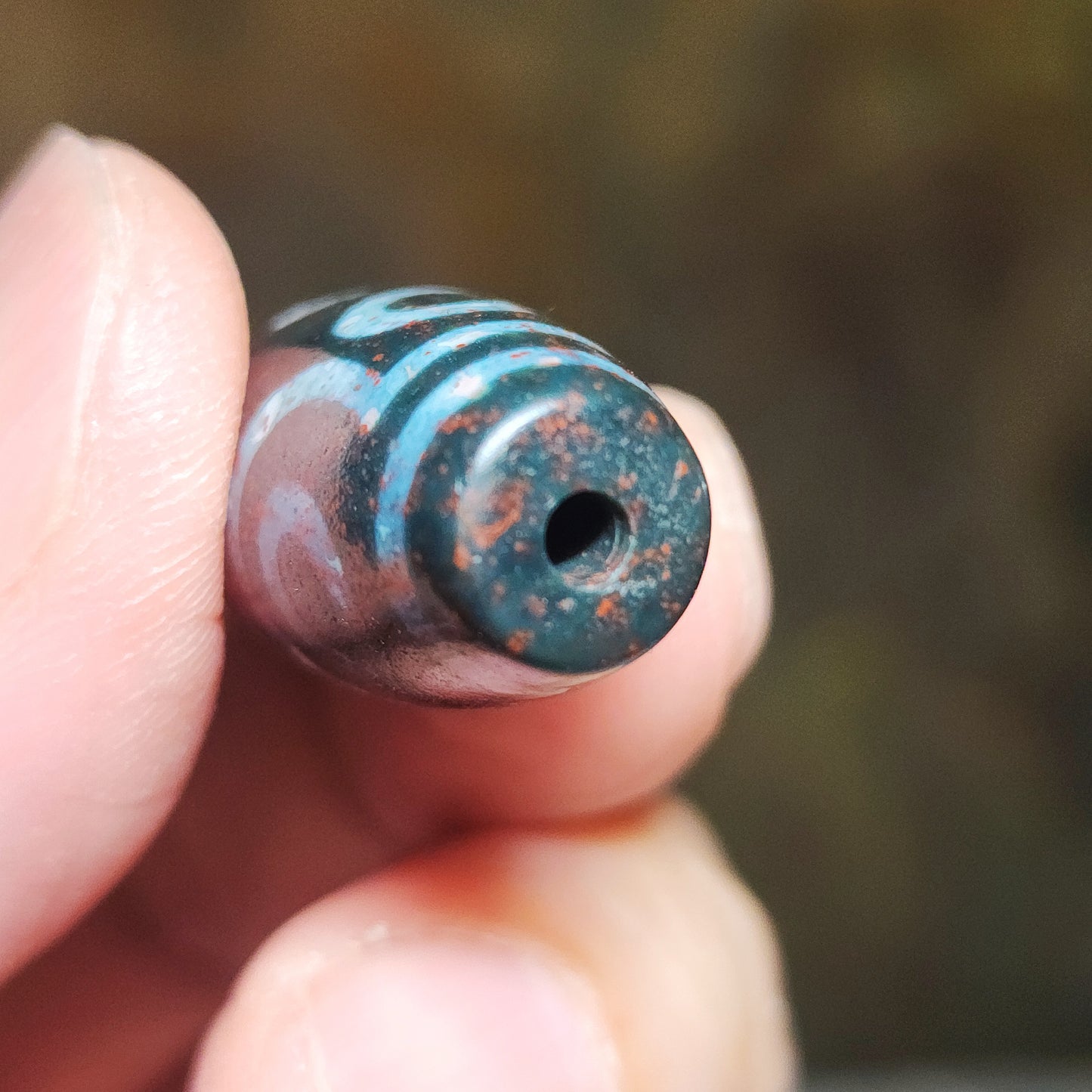 29.6mm Aged Tibetan Zhang Zhung 7 Eyes Dzi pendant with red spots (with certificate) 小尺寸藏传老矿象雄满朱砂七眼天珠(带证书)