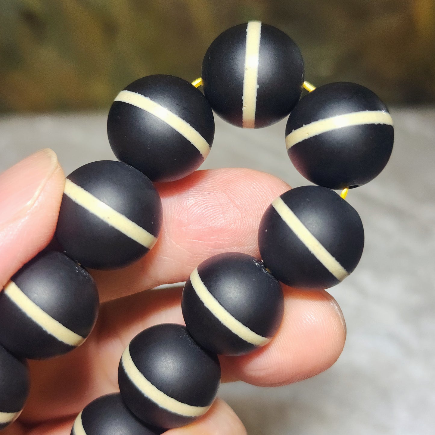 15.5mm Premium Tibetan Black Agate Medicine Dzi and aged Butterscotch Amber thick donut bracelet 精品大尺寸藏传一线药师珠配老蜜腊墩子厚平安扣手链