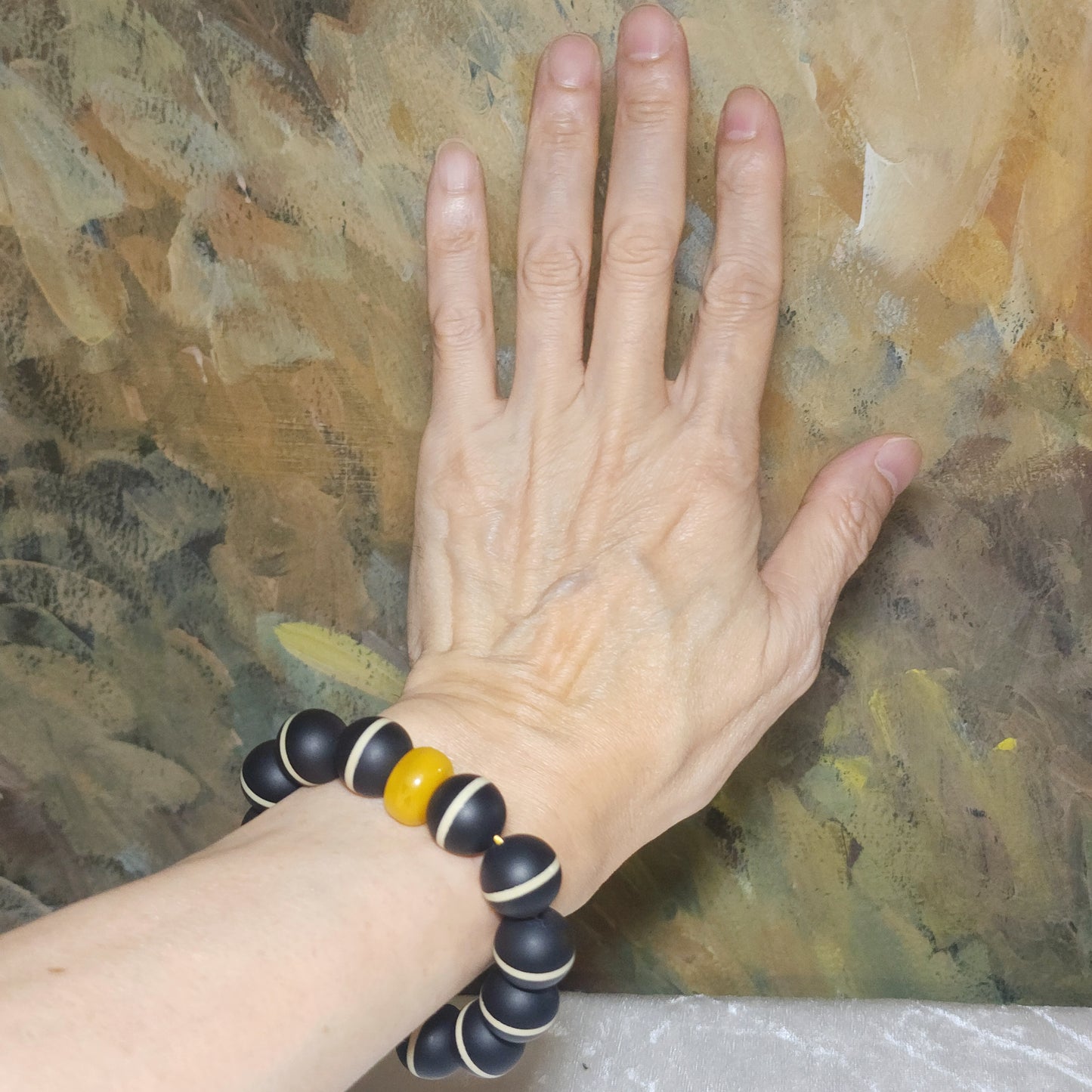 15.5mm Premium Tibetan Black Agate Medicine Dzi and aged Butterscotch Amber thick donut bracelet 精品大尺寸藏传一线药师珠配老蜜腊墩子厚平安扣手链