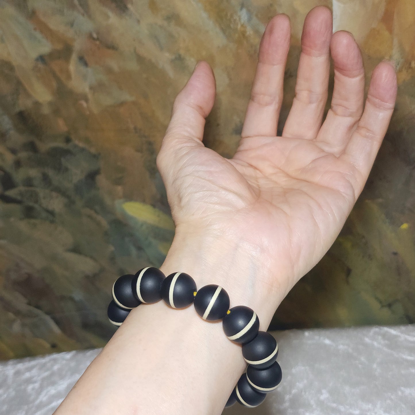 15.5mm Premium Tibetan Black Agate Medicine Dzi and aged Butterscotch Amber thick donut bracelet 精品大尺寸藏传一线药师珠配老蜜腊墩子厚平安扣手链