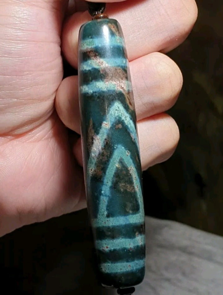 Tibetan Xang Xung (Zhang Zhung) 1 Eye 2 Mountains Fengshui Dzi with red spots (with certificate)西藏老矿象雄满朱砂一眼双靠山风水天珠(带证书)