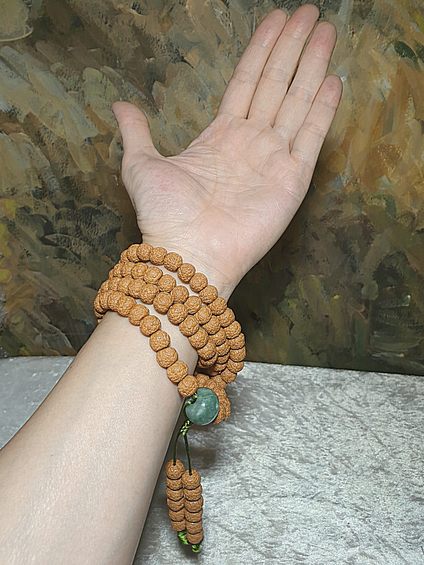 10.2mm High density high natural oil contents "Dragon Scales" 5 Mukhi (faces) small species Rudraksha 108 mala beads with a 17.8mm Type A Jadeite Lulutong 10.2毫米高油高密原桩龙鳞五瓣小金刚菩提108念珠配17.8毫米翡翠路路通