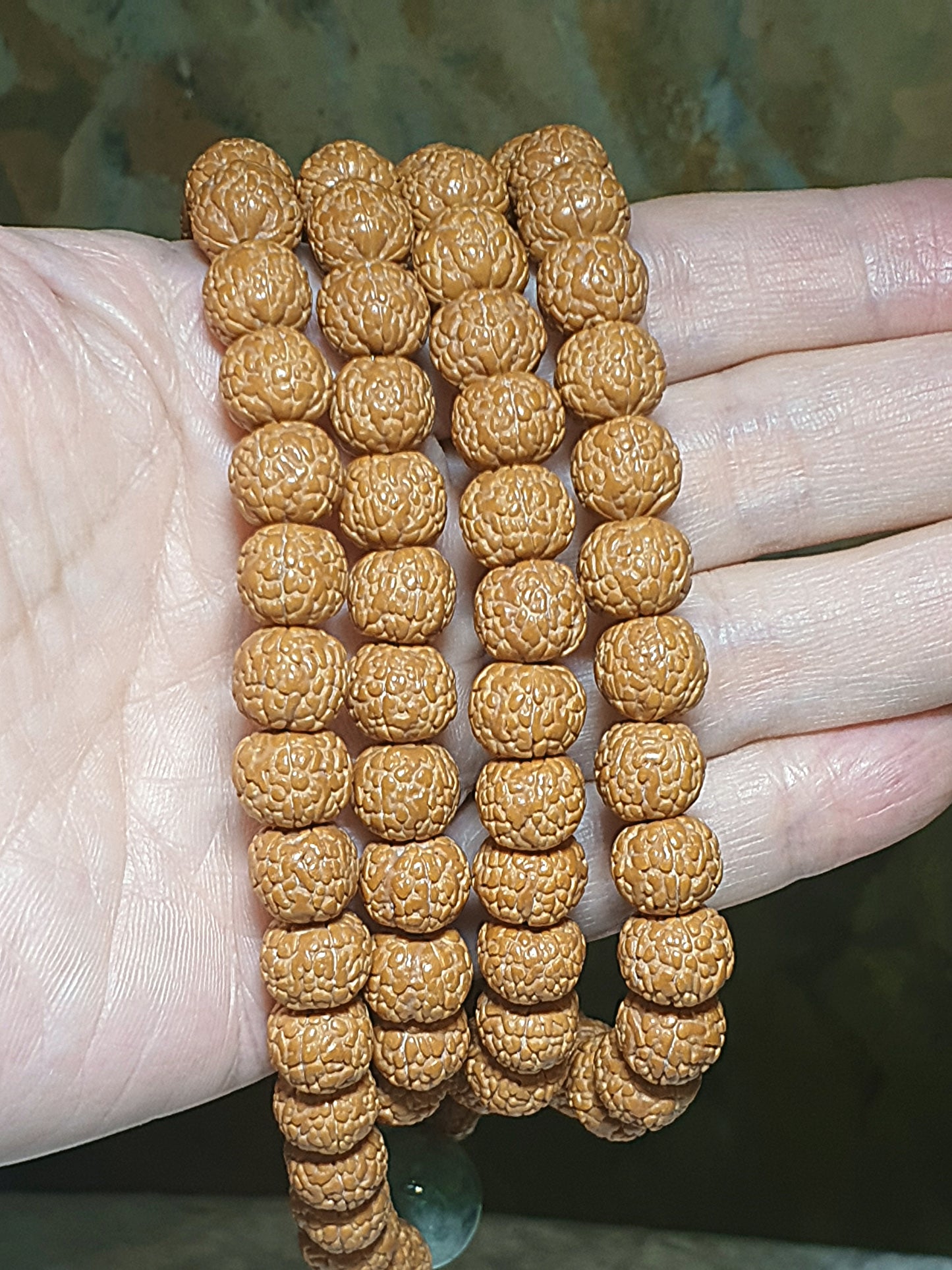10.2mm High density high natural oil contents "Dragon Scales" 5 Mukhi (faces) small species Rudraksha 108 mala beads with a 17.8mm Type A Jadeite Lulutong 10.2毫米高油高密原桩龙鳞五瓣小金刚菩提108念珠配17.8毫米翡翠路路通