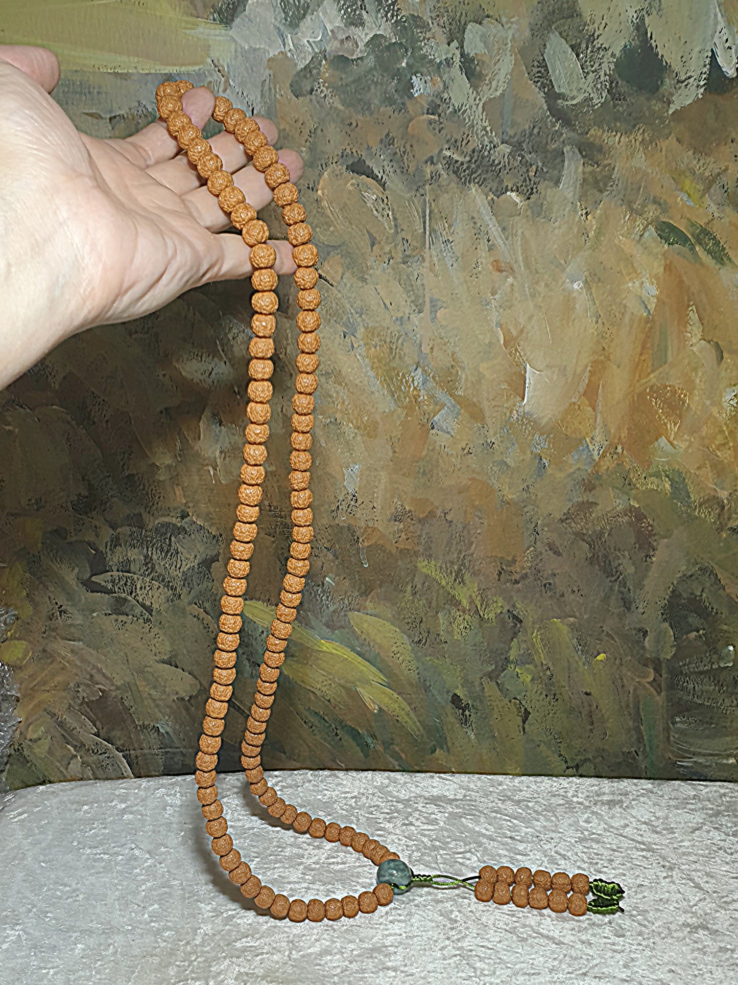10.2mm High density high natural oil contents "Dragon Scales" 5 Mukhi (faces) small species Rudraksha 108 mala beads with a 17.8mm Type A Jadeite Lulutong 10.2毫米高油高密原桩龙鳞五瓣小金刚菩提108念珠配17.8毫米翡翠路路通
