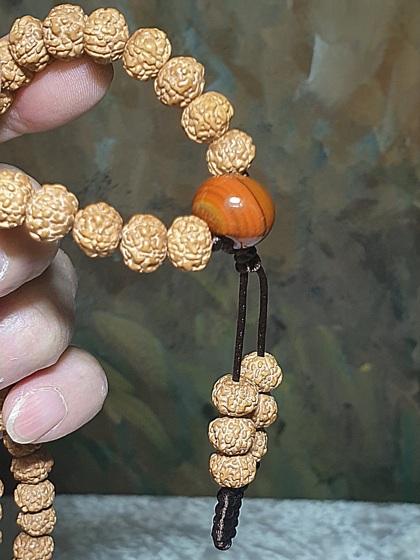 8.8mm 6 Mukhi (Faces) high density high oil content"Panlong (Coiling Dragons") Rudraksha 108 mala beads/necklace with a 14mm The Warring States Sardonyx Lu Lu Tong 8.8毫米高油铁籽六瓣盘龙小金刚菩提108念珠/项链配14毫米战国红路路通