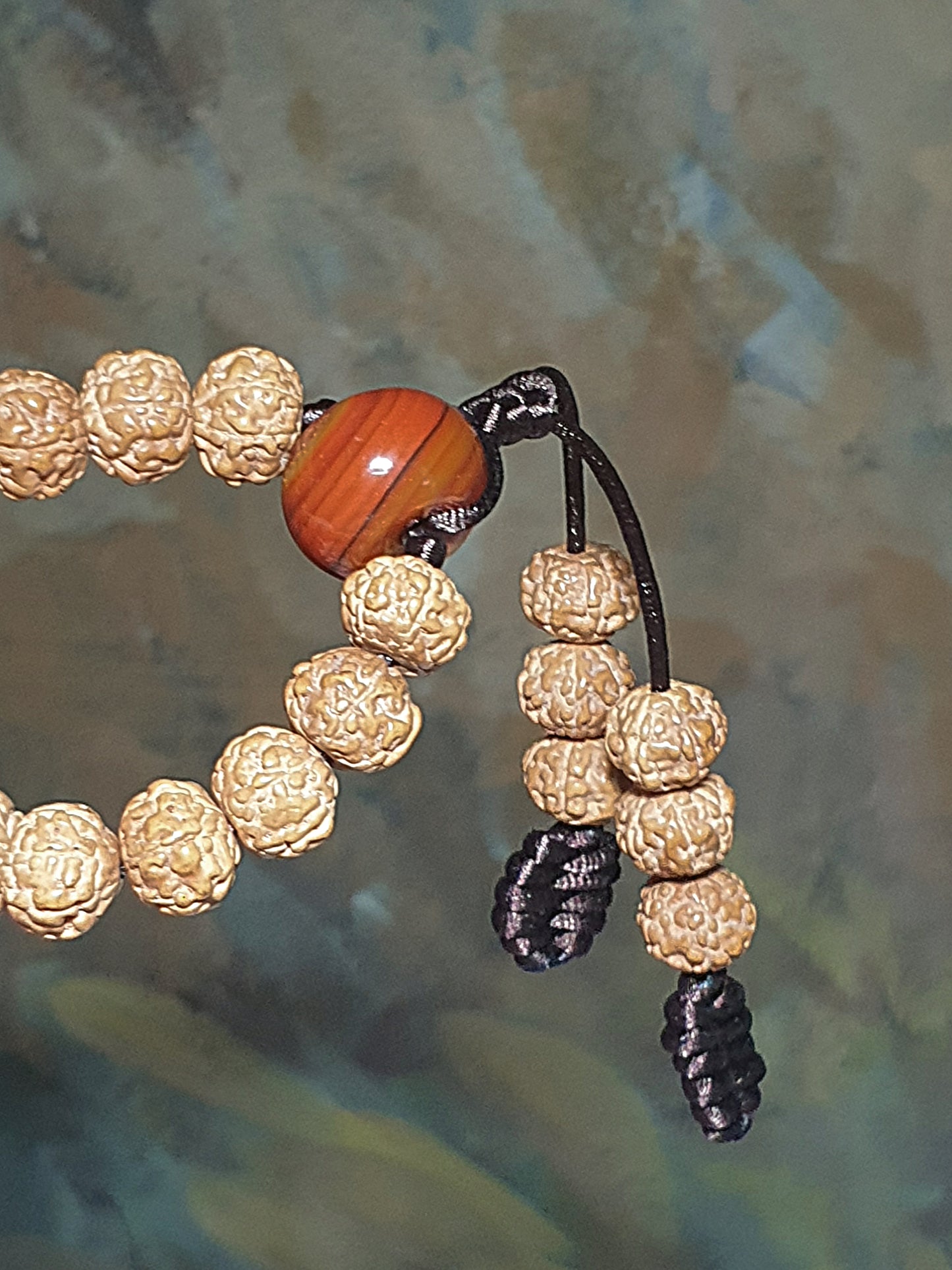 8.8mm 6 Mukhi (Faces) high density high oil content"Panlong (Coiling Dragons") Rudraksha 108 mala beads/necklace with a 14mm The Warring States Sardonyx Lu Lu Tong 8.8毫米高油铁籽六瓣盘龙小金刚菩提108念珠/项链配14毫米战国红路路通