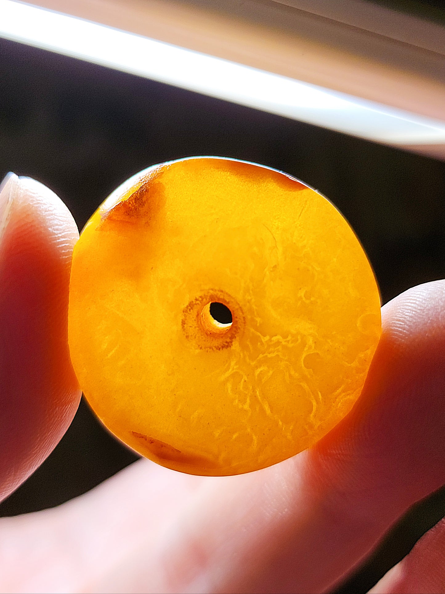 29.5mm Aged handmade Butterscotch Amber Donut pendant (free necklace cord) 29.5毫米手工老蜜蜡平安扣吊坠(送項链绳)