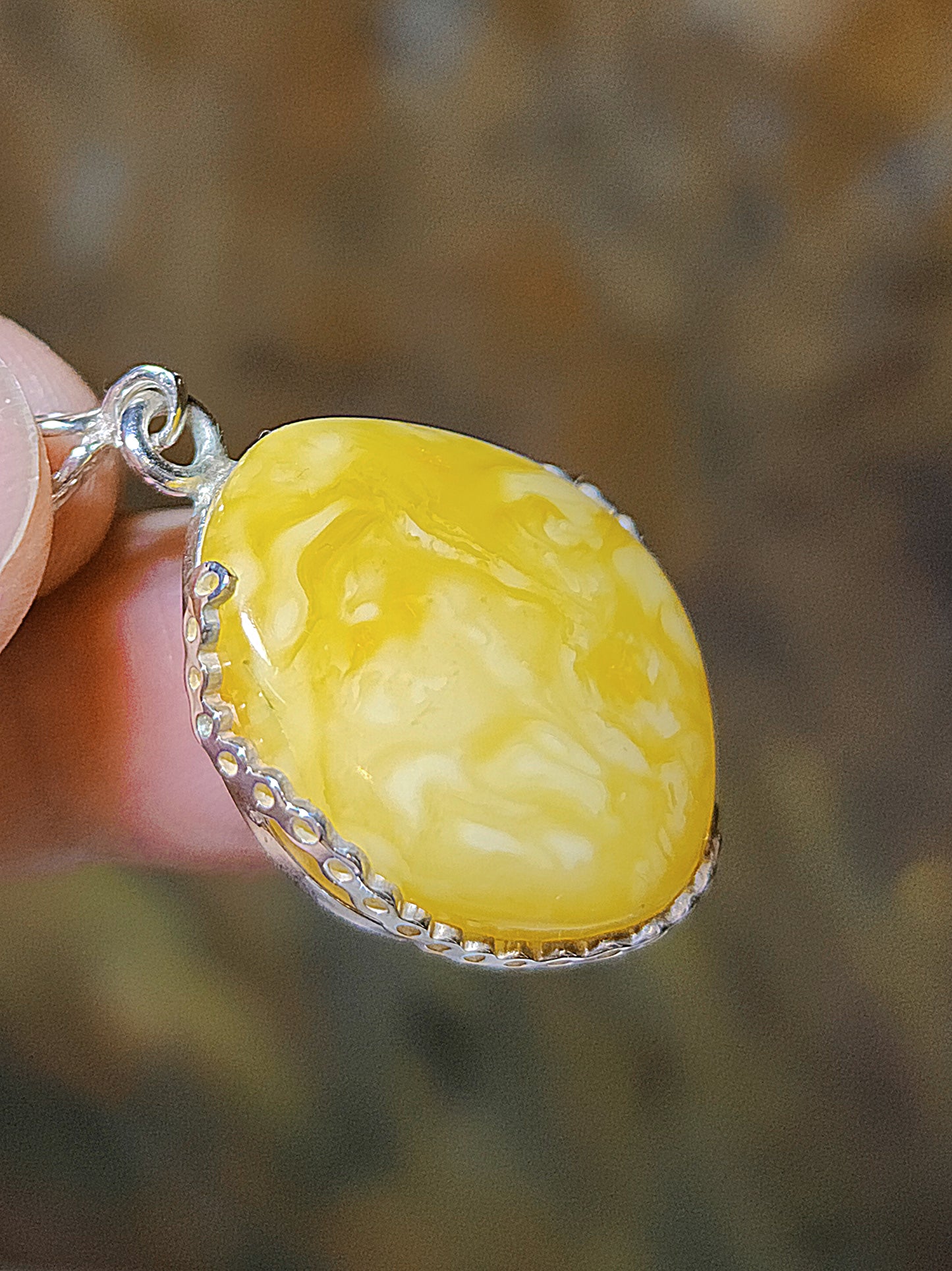 6.68 grams Natural aged Butterscotch Amber pendant 6.68克天然老蜜蜡吊坠