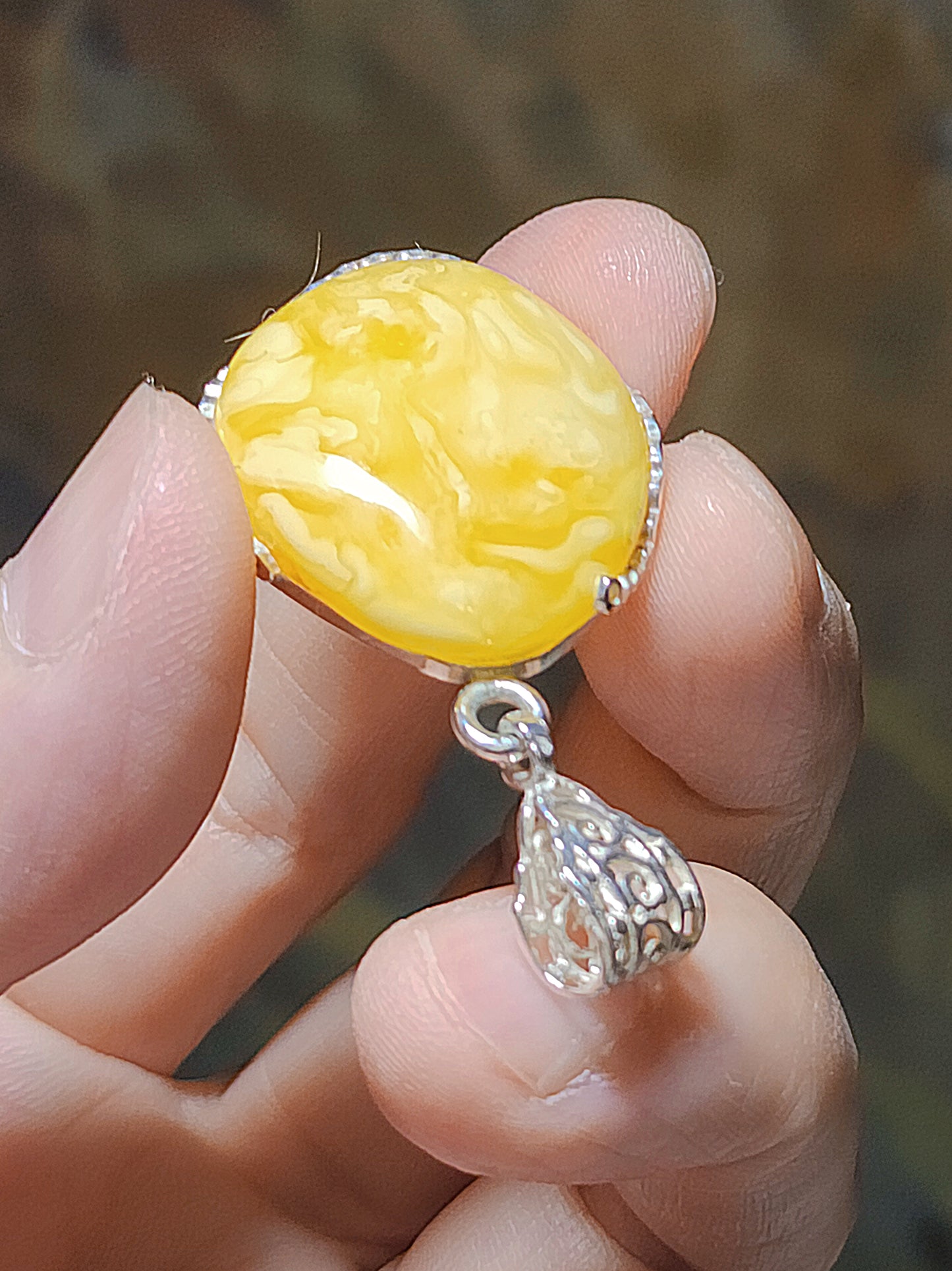6.68 grams Natural aged Butterscotch Amber pendant 6.68克天然老蜜蜡吊坠