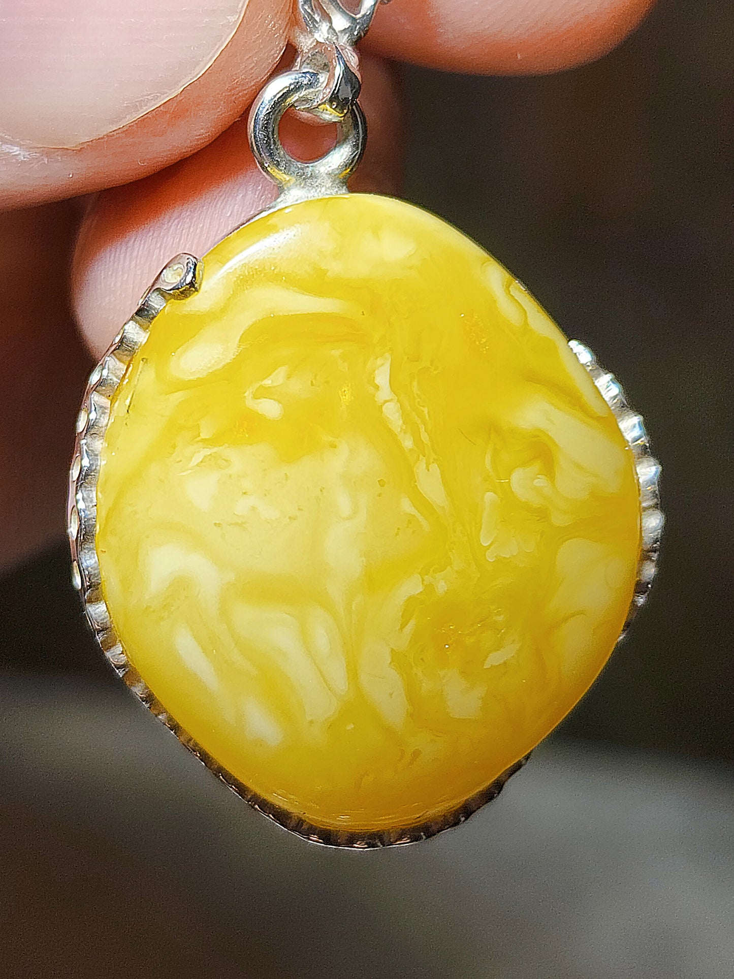 6.68 grams Natural aged Butterscotch Amber pendant 6.68克天然老蜜蜡吊坠