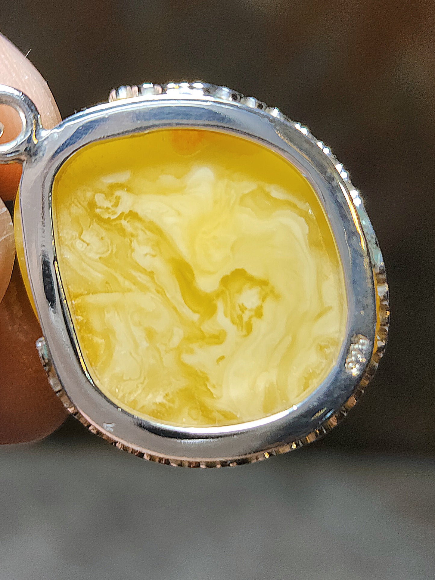 6.68 grams Natural aged Butterscotch Amber pendant 6.68克天然老蜜蜡吊坠