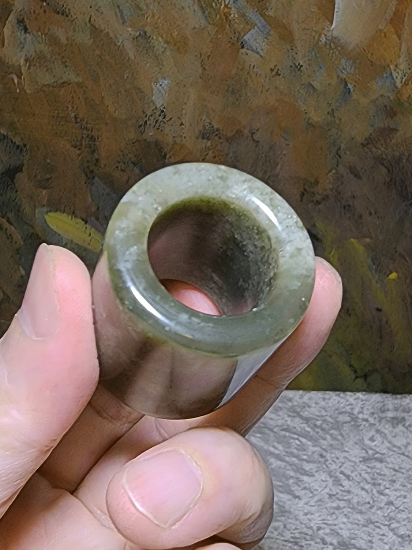 21.8mm Nephrite light greenish whitish thumb ring (with certificate) 21.8毫米和田玉青白扳指(带证书)