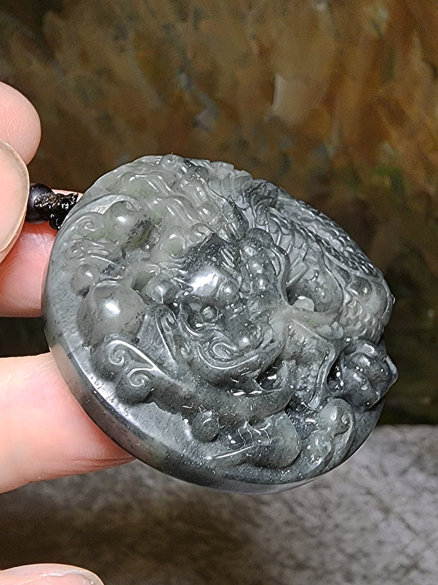 Natural Nephrite greenish Qinghua large Dragon pendant (with certificate) 和田玉绿青花大龙牌(带证书)