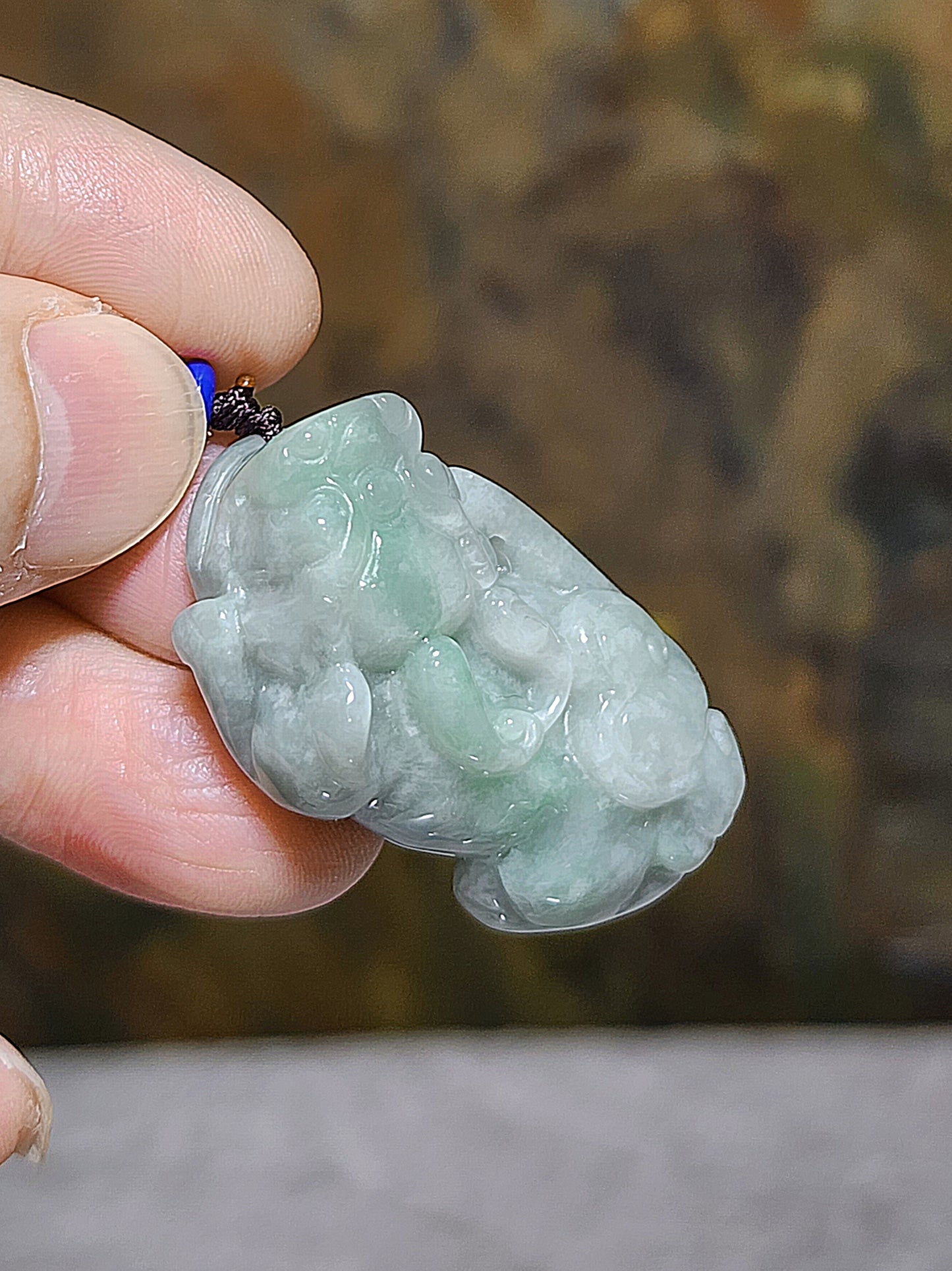 Premium Type A Jadeite 3 dimensional Pi Xiu and ancient coin pendant (with certificate)优质翡翠立体貔貅铜钱吊坠(帶证书)