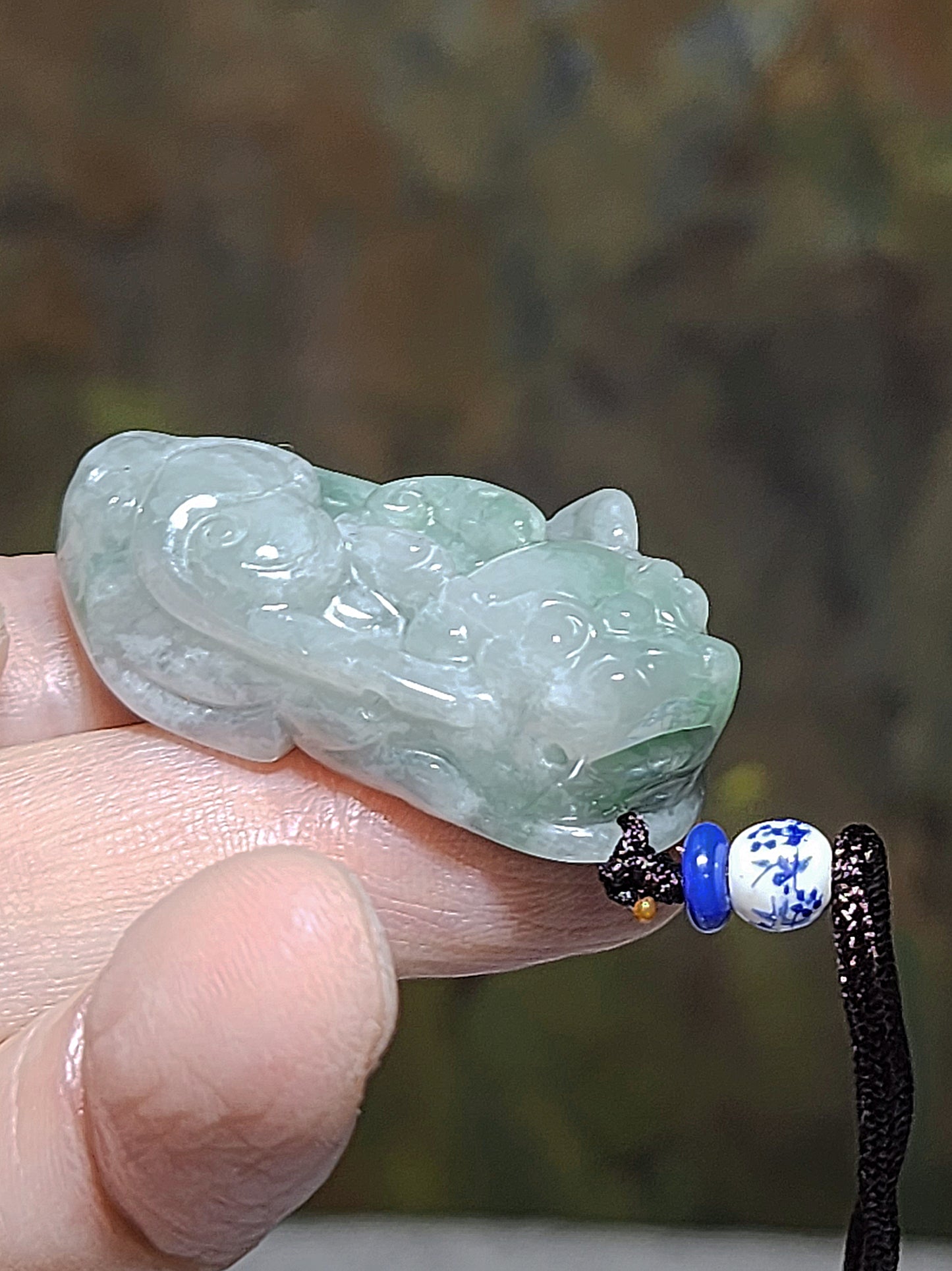 Premium Type A Jadeite 3 dimensional Pi Xiu and ancient coin pendant (with certificate)优质翡翠立体貔貅铜钱吊坠(帶证书)