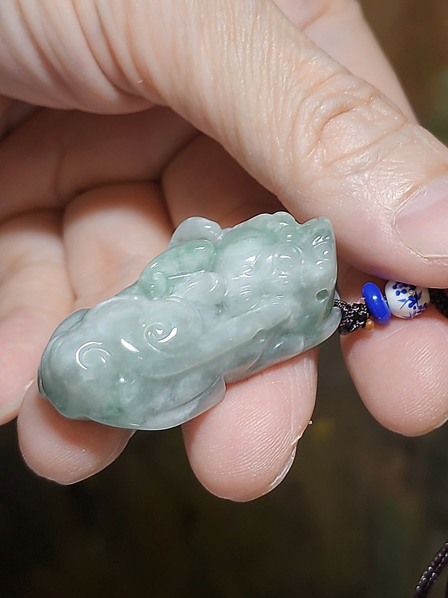Premium Type A Jadeite 3 dimensional Pi Xiu and ancient coin pendant (with certificate)优质翡翠立体貔貅铜钱吊坠(帶证书)
