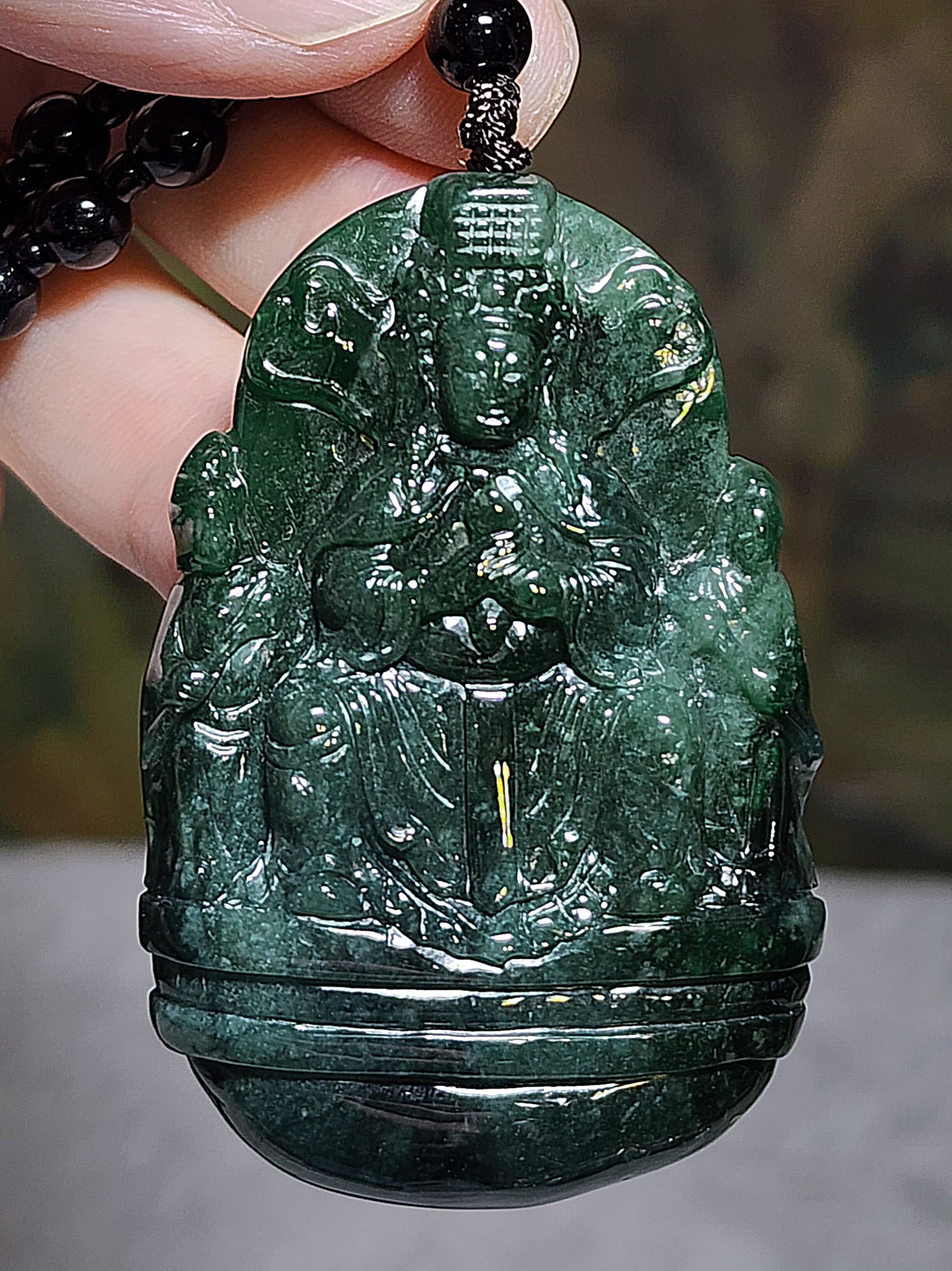 Type A Jadeite green with blue hue Maju (Ocean Goddess) pendant (with certificate) 翡翠绿帶蓝调妈祖吊坠(带证书)