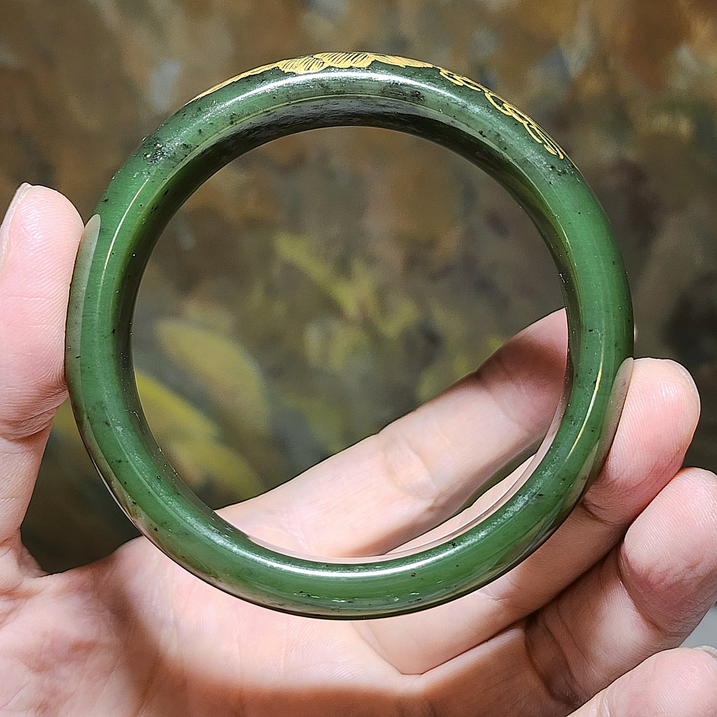 61mm Premium Nephrite green "Miaojin (gold outline)" Peony Jade bangle (with certificate) 61毫米和田玉碧玉描金花开富贵手镯(带证书)