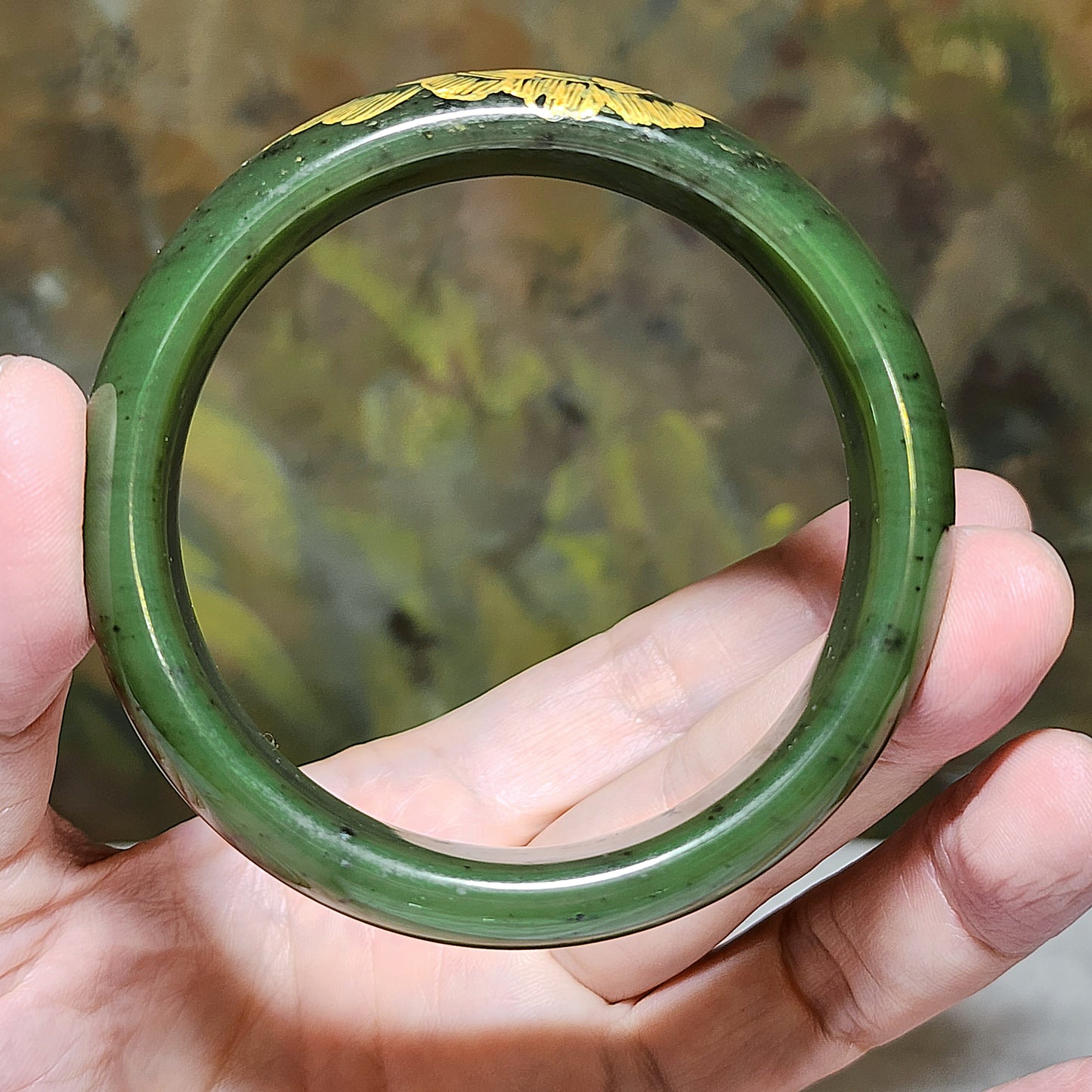 61mm Premium Nephrite green "Miaojin (gold outline)" Peony Jade bangle (with certificate) 61毫米和田玉碧玉描金花开富贵手镯(带证书)