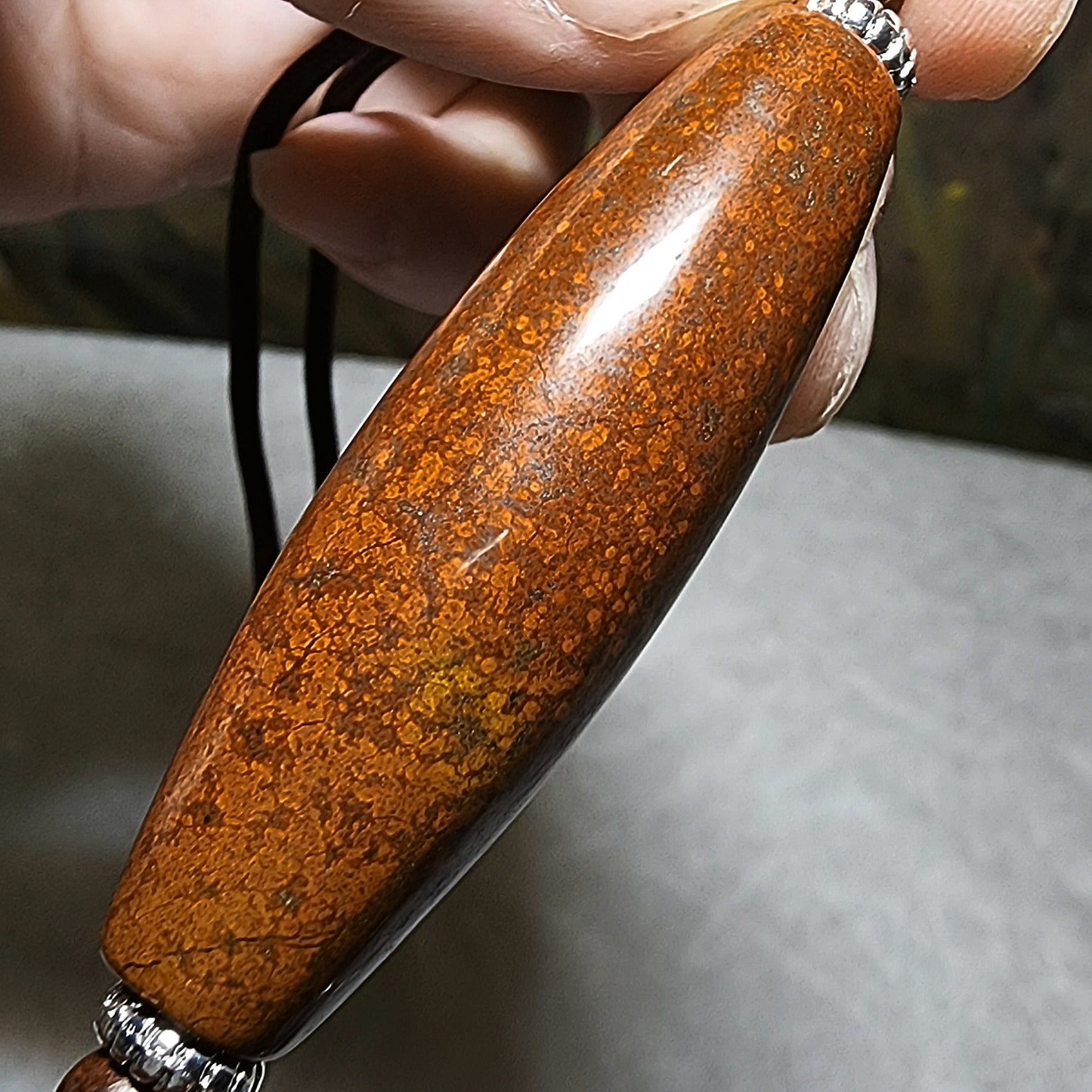 53.6mm Tibetan Meng Tianzhu reddish small natural eyes Dzi pendant 53.6毫米九眼页岩老料红鱼籽小眼睛蒙天珠吊坠