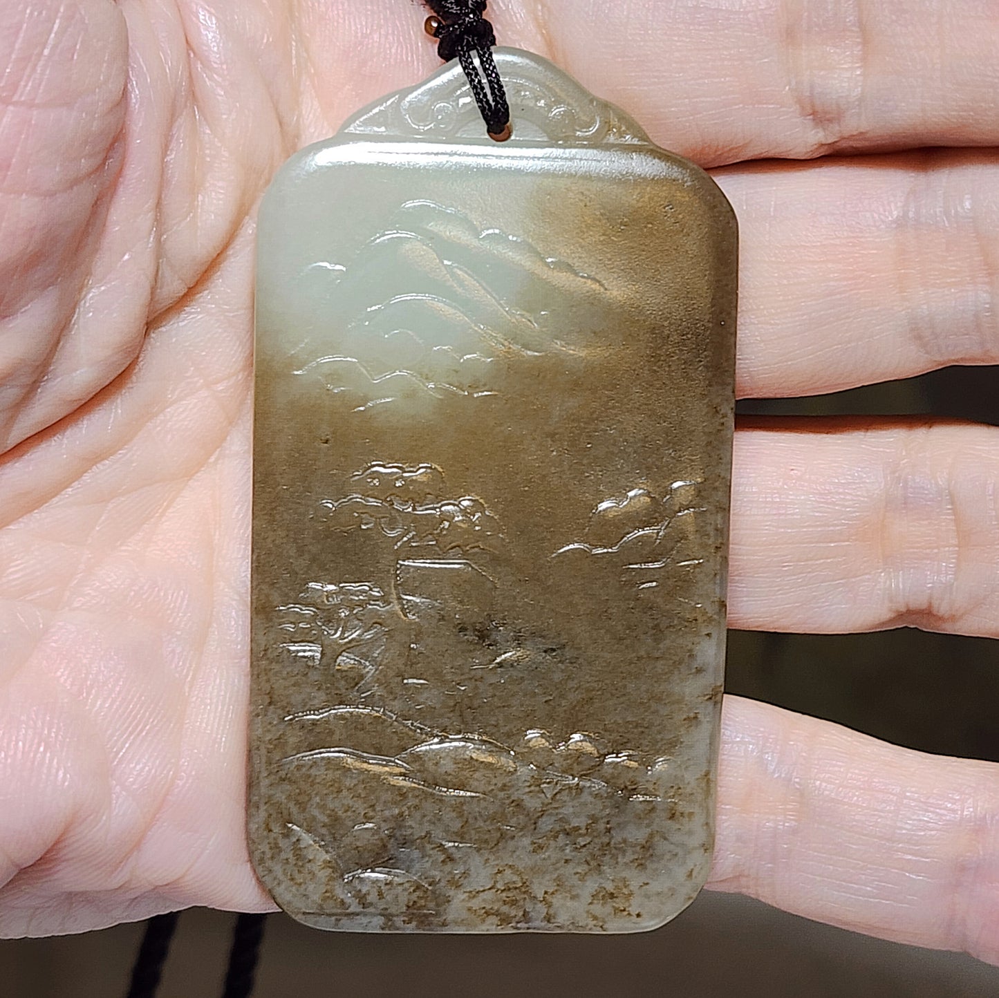Premium Nephrite caramel brown & white Chinese Landscape Jade pendant (with certificate) 和田玉且末糖高青白山水意境吊坠(带证书)