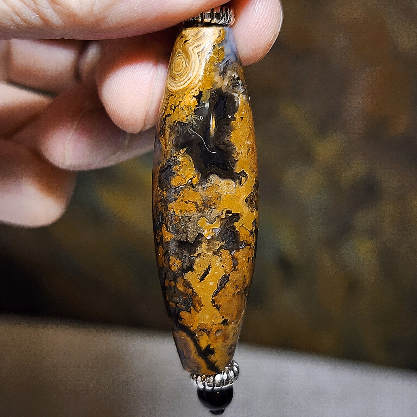 52mm Tibetan Meng Tianzhu Natural Eyes natural Dragon totem Dzi pendant 52毫米九眼页岩蒙天珠天眼多眼天然龙纹吊坠