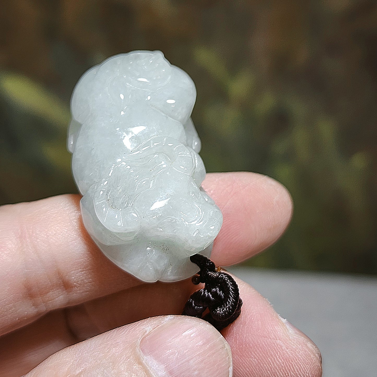 39mm Type A Jadeite light green 3 dimensional Chinese Zodiac Ox Jade pendant (with certificate) 39毫米翡翠淡绿立体生肖牛吊坠(带证书)