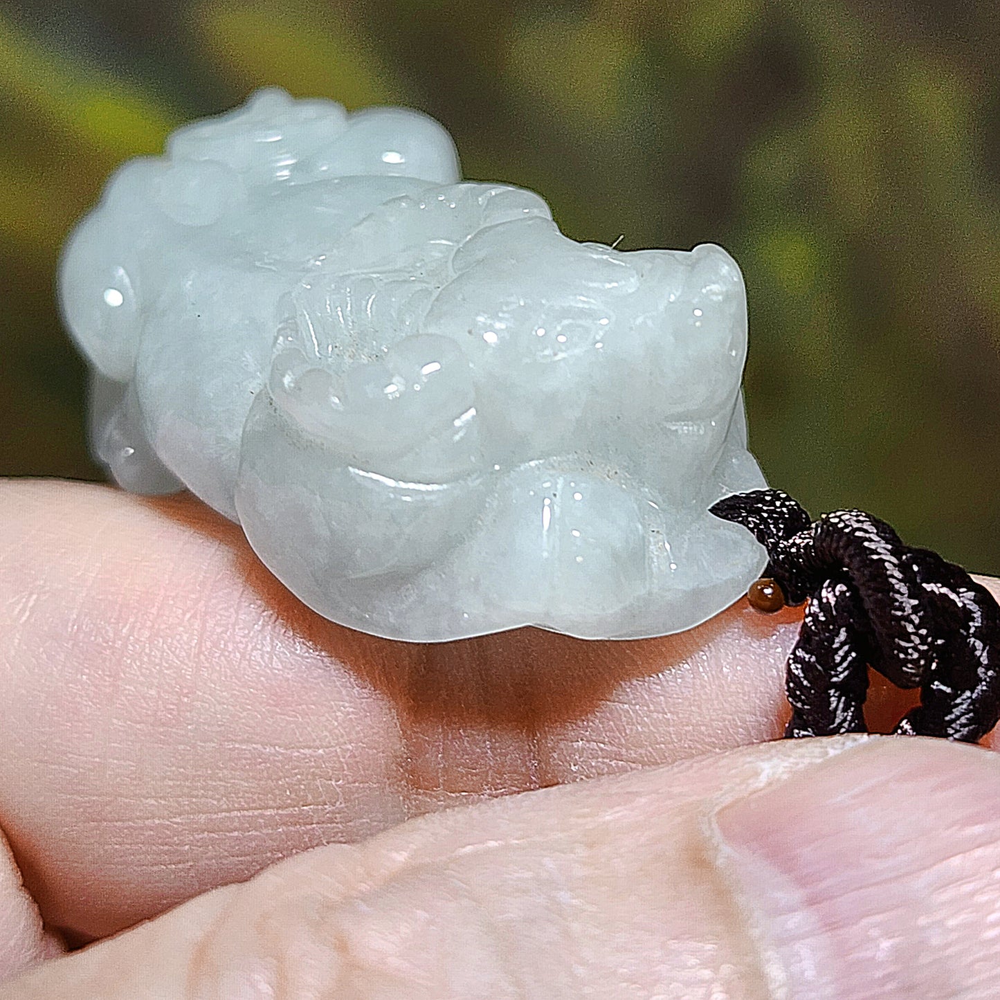 39mm Type A Jadeite light green 3 dimensional Chinese Zodiac Ox Jade pendant (with certificate) 39毫米翡翠淡绿立体生肖牛吊坠(带证书)