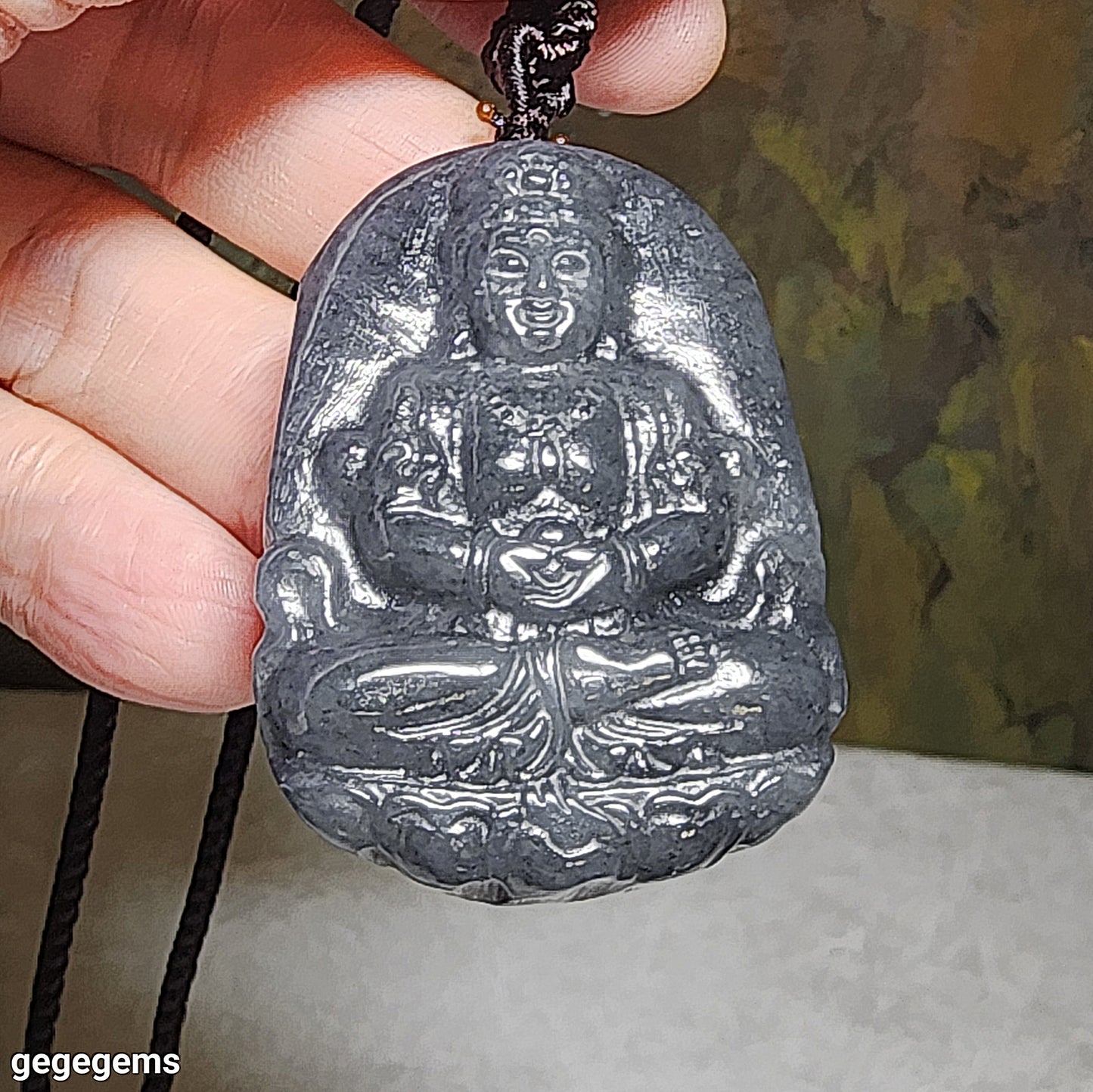 Premium natural Nephrite Qinghua (black & white) Guan Yin Jade pendant (with certificate) 和田玉新疆青花(黑白)观音吊坠(带证书)