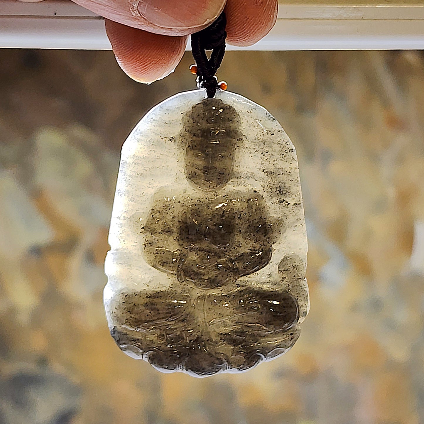 Premium natural Nephrite Qinghua (black & white) Guan Yin Jade pendant (with certificate) 和田玉新疆青花(黑白)观音吊坠(带证书)