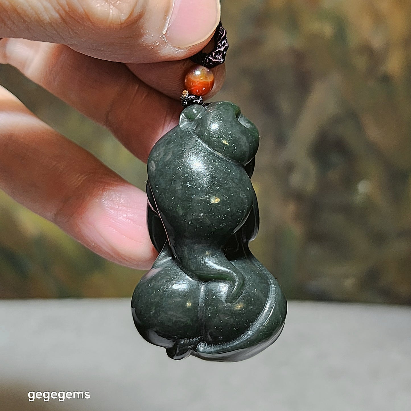 Premium Nephrite deep olive green 3 dimensional "Getting One's Savior" pendant (with certificate) 和田玉塔青深绿立体遇贵人吊坠(带证书)