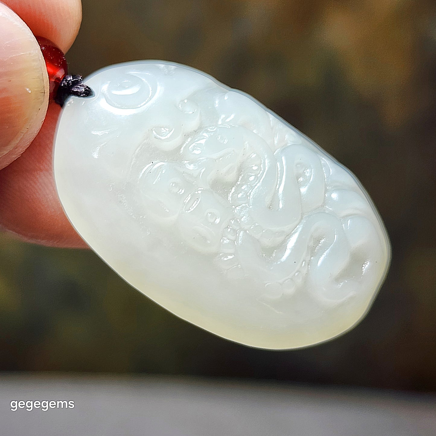 Premium Nephrite good greasiness white Snake Jade pendant (with certificate) 精品和田玉润白蛇吊坠(带证书)