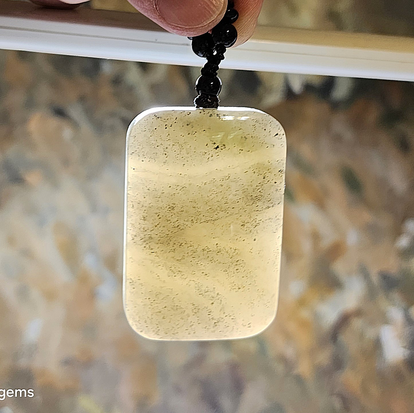 67.8 grams Premium Nephrite qinghua (black and white) Wu Shi Pai natural landscape pattern pendant (with certificate) 精品大号新疆和田玉青花(黑白)无事牌天然山水纹路意境吊坠(带证书)