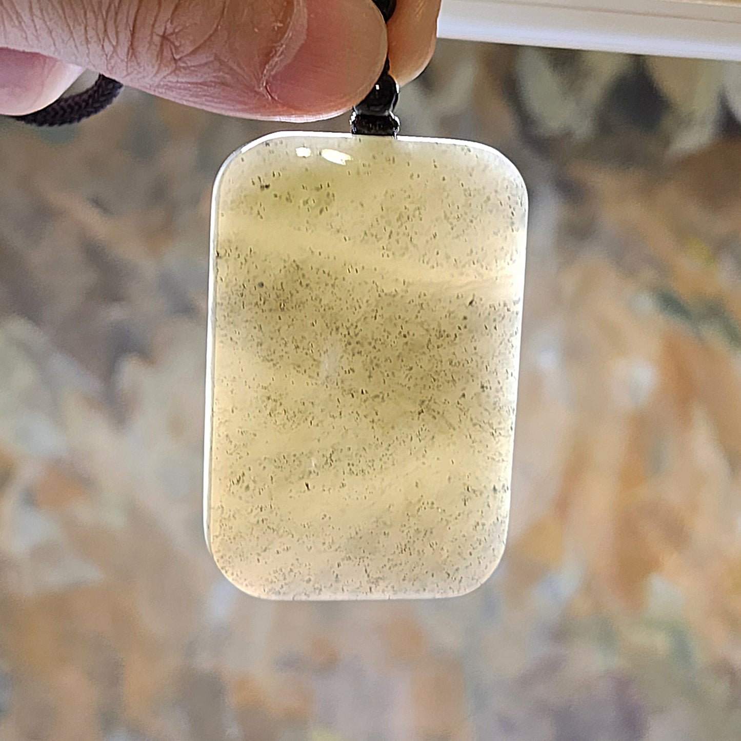 67.8 grams Premium Nephrite qinghua (black and white) Wu Shi Pai natural landscape pattern pendant (with certificate) 精品大号新疆和田玉青花(黑白)无事牌天然山水纹路意境吊坠(带证书)