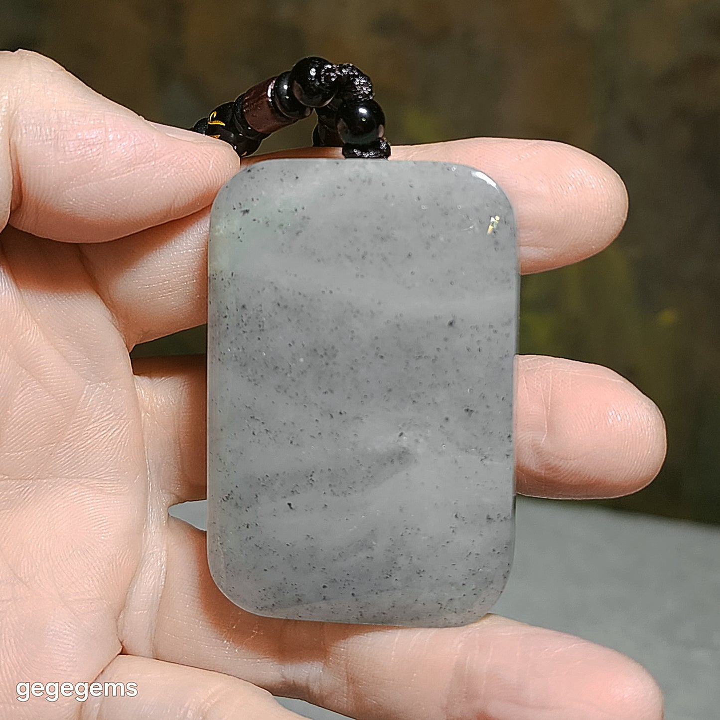 67.8 grams Premium Nephrite qinghua (black and white) Wu Shi Pai natural landscape pattern pendant (with certificate) 精品大号新疆和田玉青花(黑白)无事牌天然山水纹路意境吊坠(带证书)