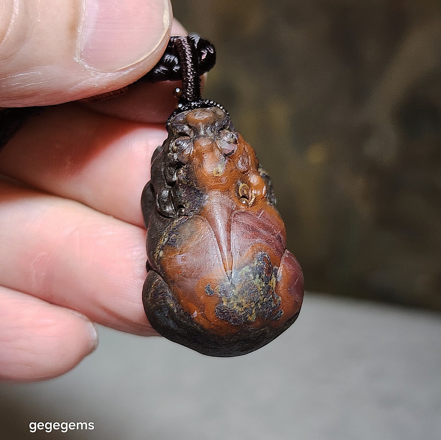 34mm Baoshan Nan Hong Adong Zhai with "skin" carved 3 dimensional Pi Xiu pendant 保山南红阿东寨带皮立体貔貅吊坠