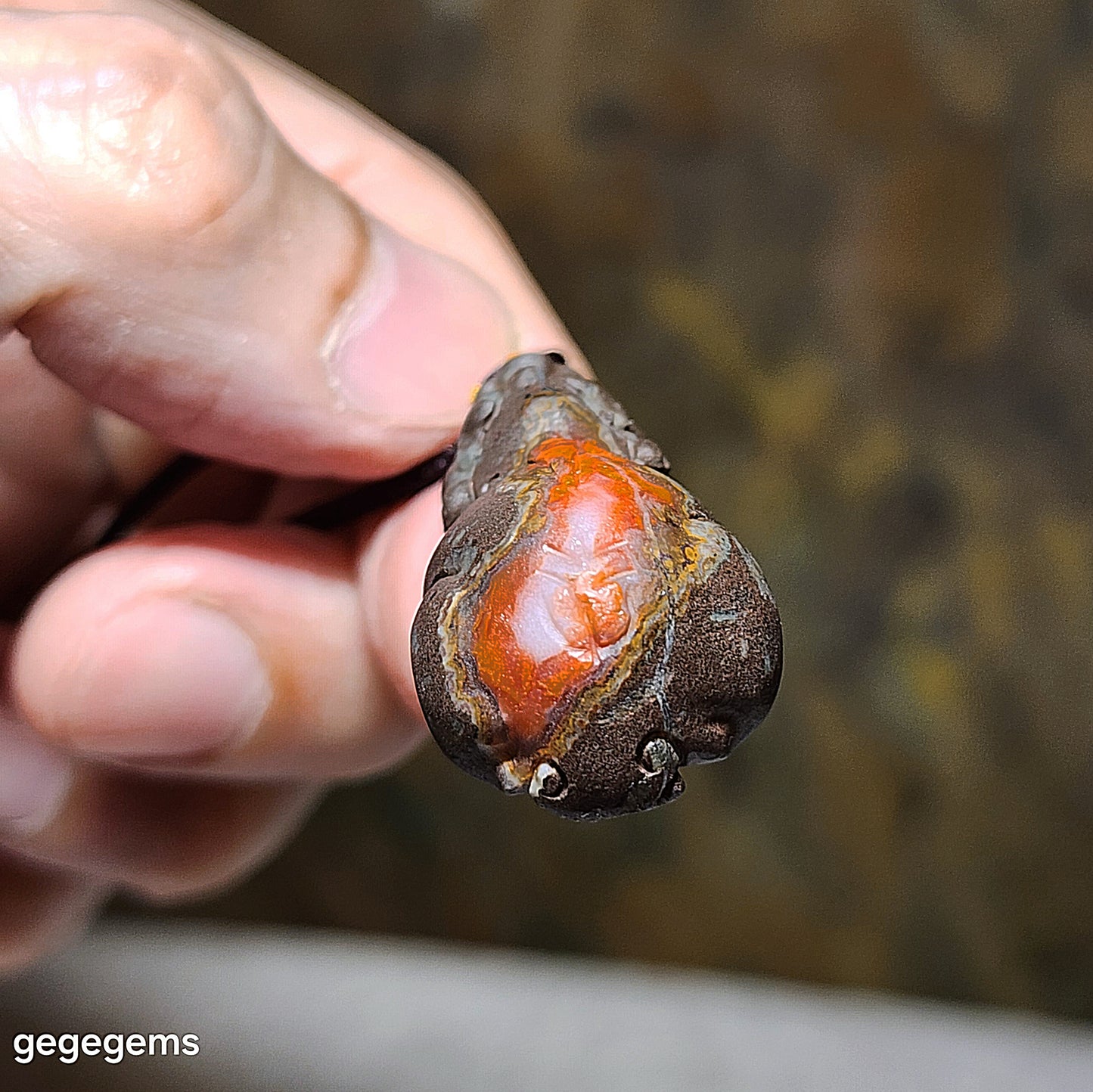 29.8mm Baoshan Nan Hong Adong Zhai with "skin" carved 3 dimensional Pi Xiu pendant 保山南红阿东寨带皮立体貔貅吊坠 #2