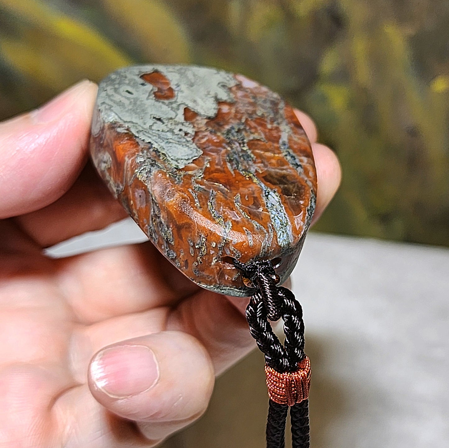65 grams Baoshan Nan Hong Da Heidong with "skin" natural Landscape pattern pendant 保山南红大黑洞带皮天然山水图案大吊坠
