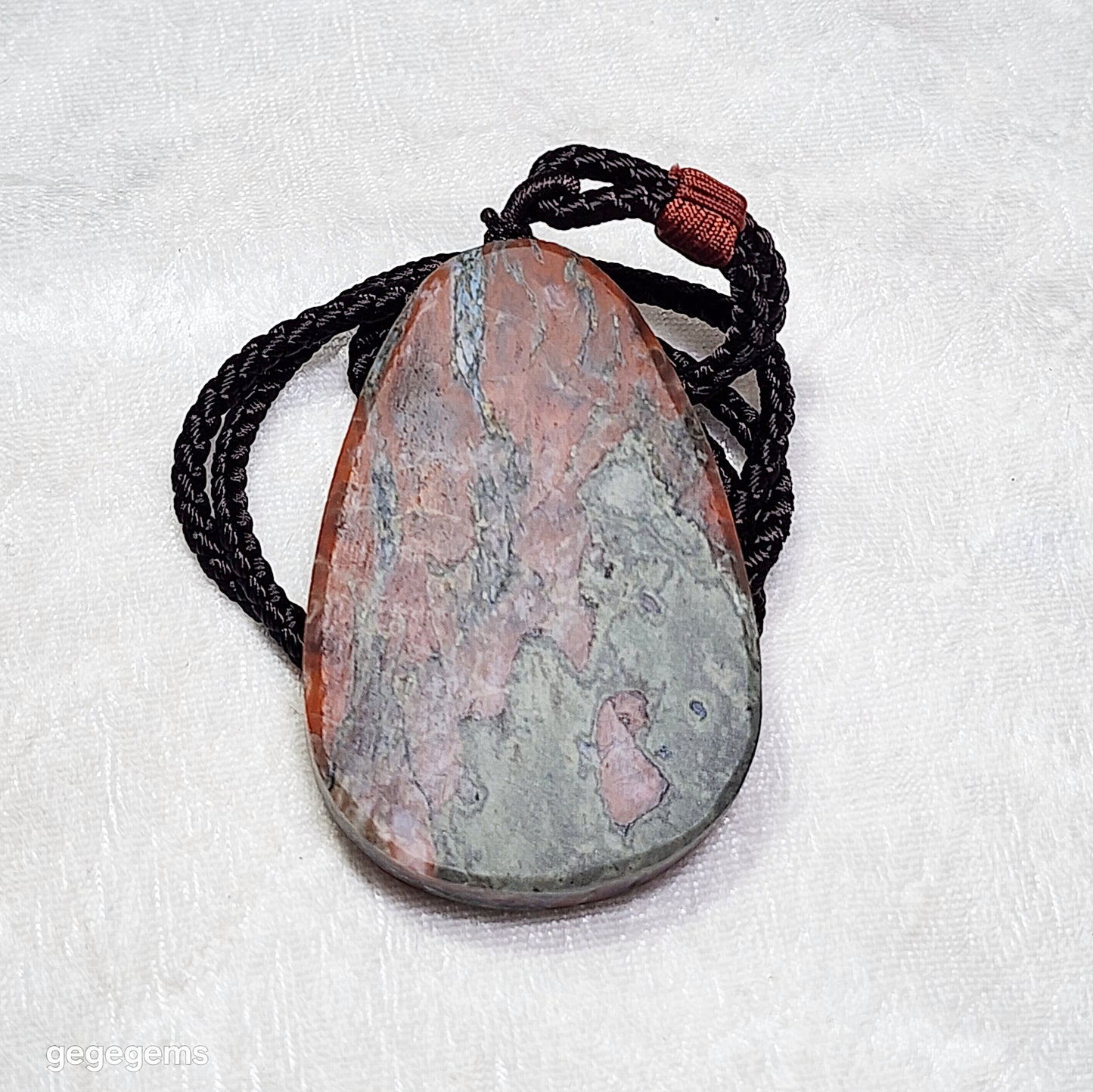 65 grams Baoshan Nan Hong Da Heidong with "skin" natural Landscape pattern pendant 保山南红大黑洞带皮天然山水图案大吊坠