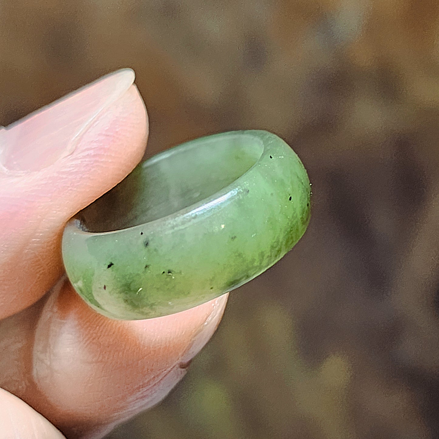 17.3mm Premium Nephrite greenish Jade ring (with certificate) 17.3毫米和田玉碧玉戒指(带证书)