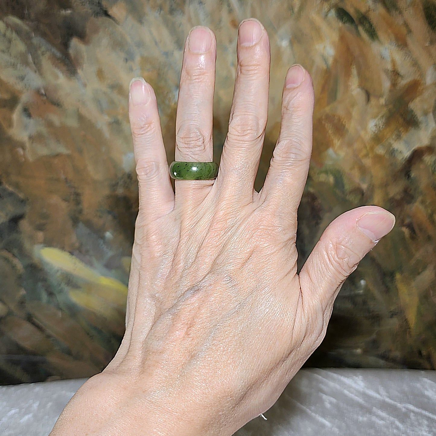 17.3mm Premium Nephrite greenish Jade ring (with certificate) 17.3毫米和田玉碧玉戒指(带证书)