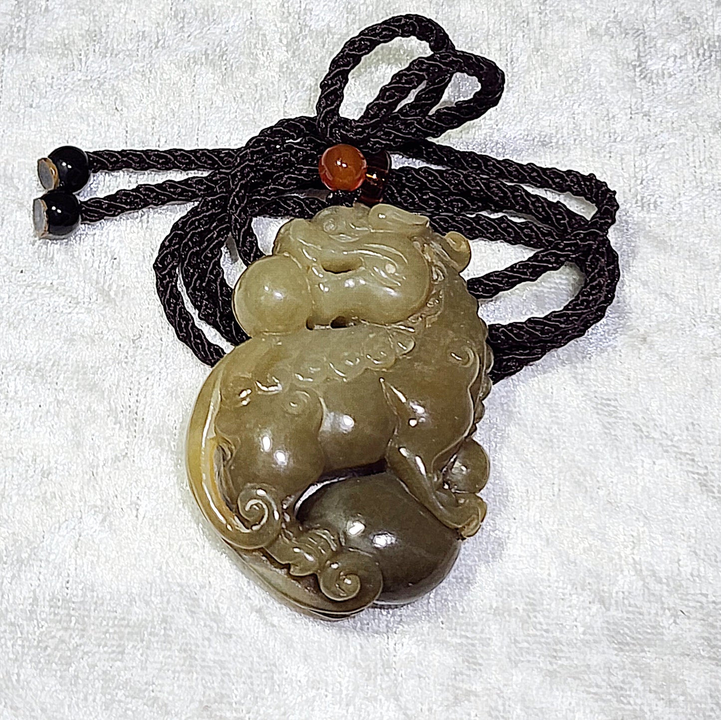 Premium Nephrite caramel brown with some white 2 sides carvings Pi Xiu pendant (with certificate) 精品且末和田玉多糖少许白双面雕刻貔貅吊坠(带证书)
