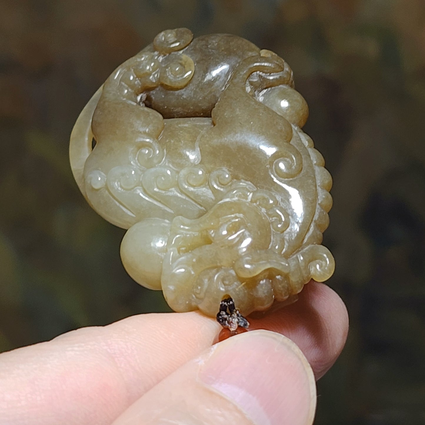 Premium Nephrite caramel brown with some white 2 sides carvings Pi Xiu pendant (with certificate) 精品且末和田玉多糖少许白双面雕刻貔貅吊坠(带证书)